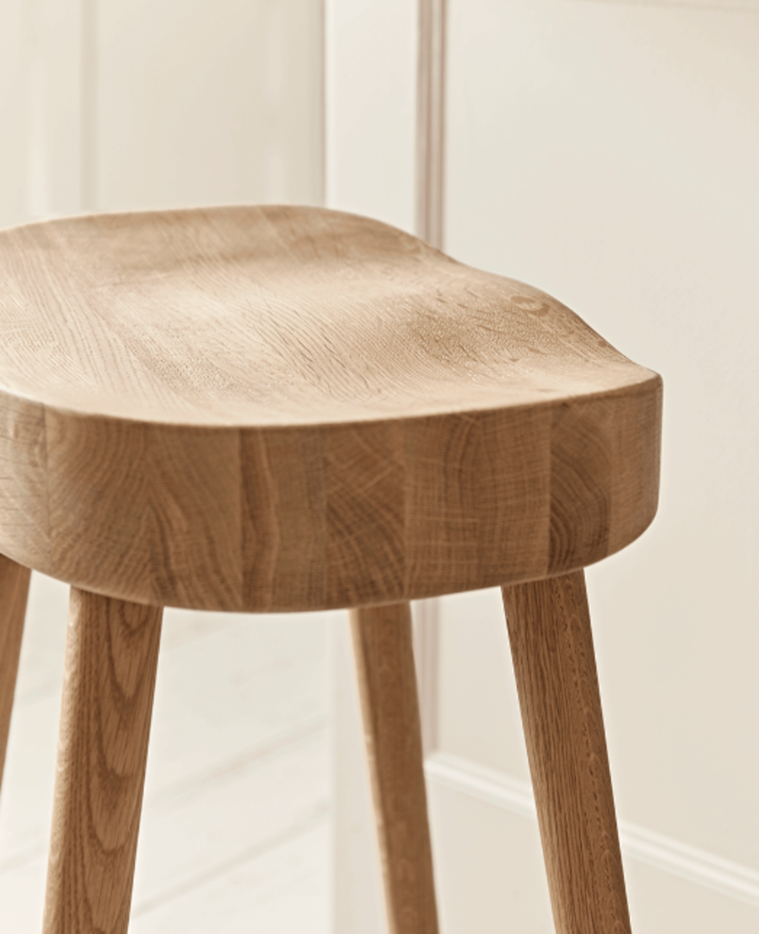 Cox & Cox Weathered Oak Counter Stool - Natural. RRP £345.00. Fully embracing the natural beauty - Image 2 of 2