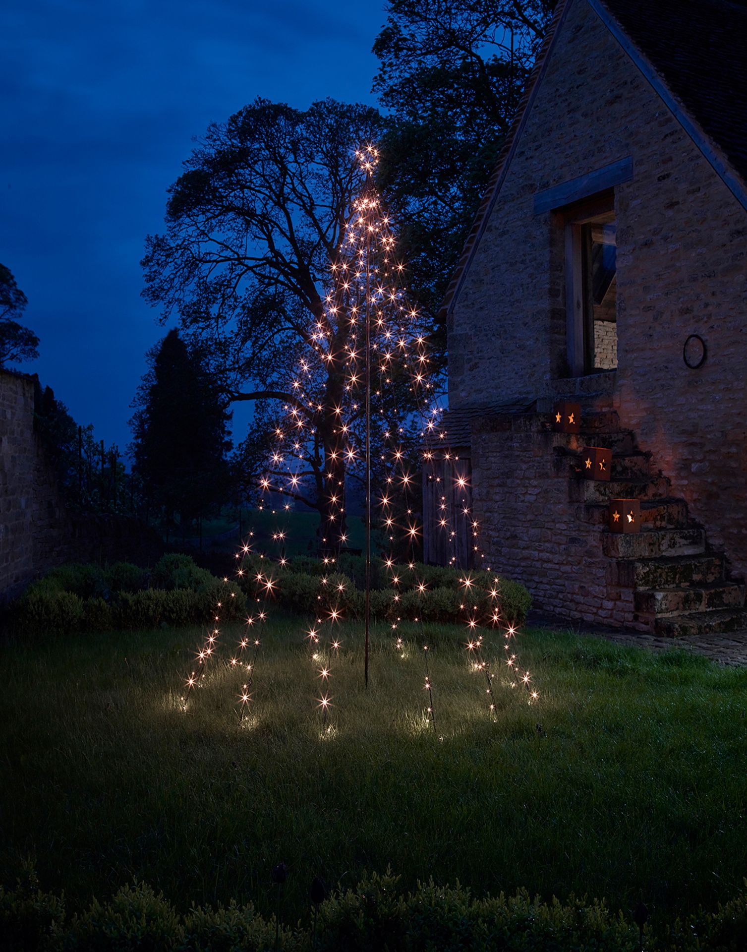 Outdoor Light Up Tree Tower. RRP £150.00. Transform your outdoor space into a winter wonderland with