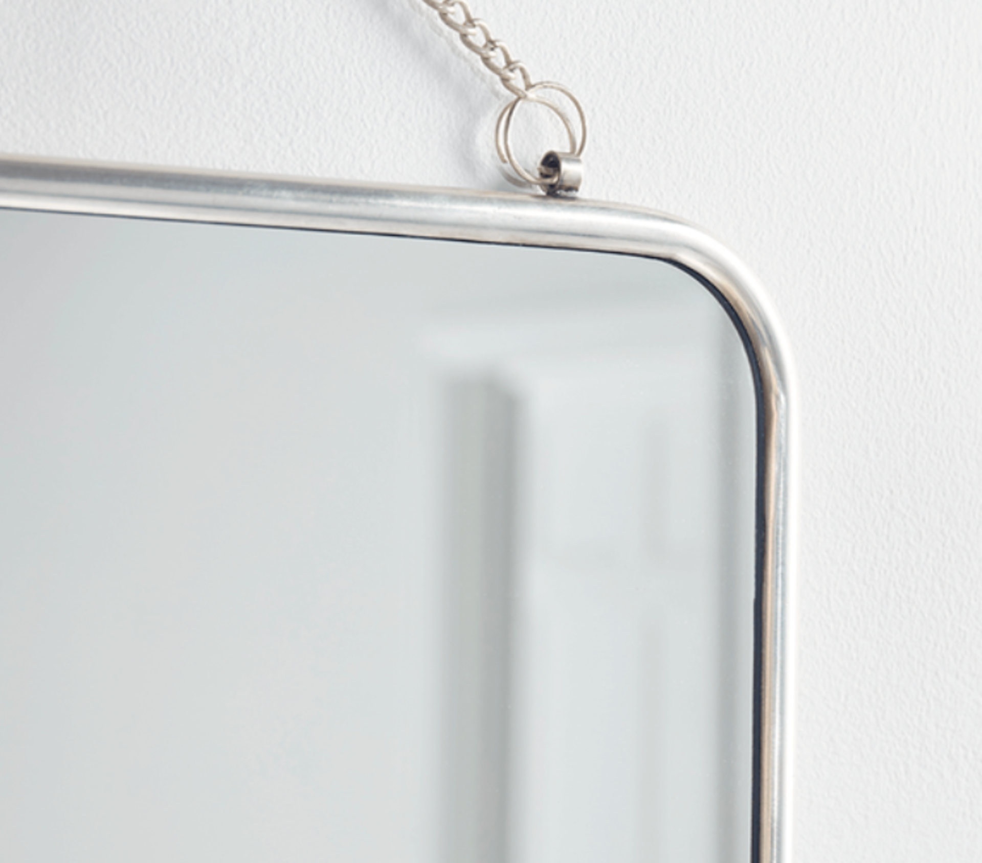 French Hanging Mirror - Antique Silver. RRP £155.00. Feminine and French in style, with a dainty - Image 2 of 2