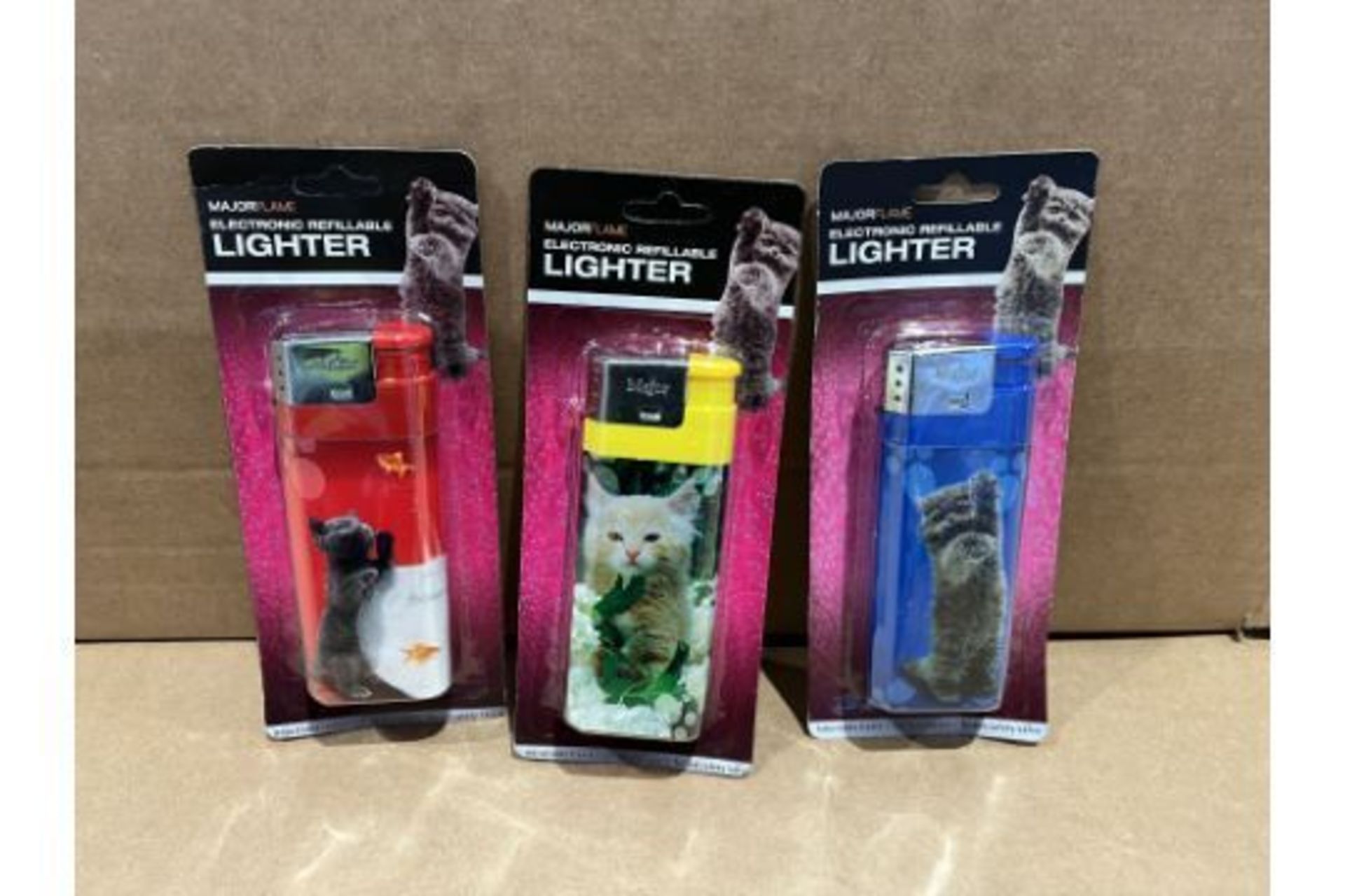 72 X NEW PACKAGED GIANT LIGHTERS IN ASSORTED DESIGNS. RRP £5.99 EACH