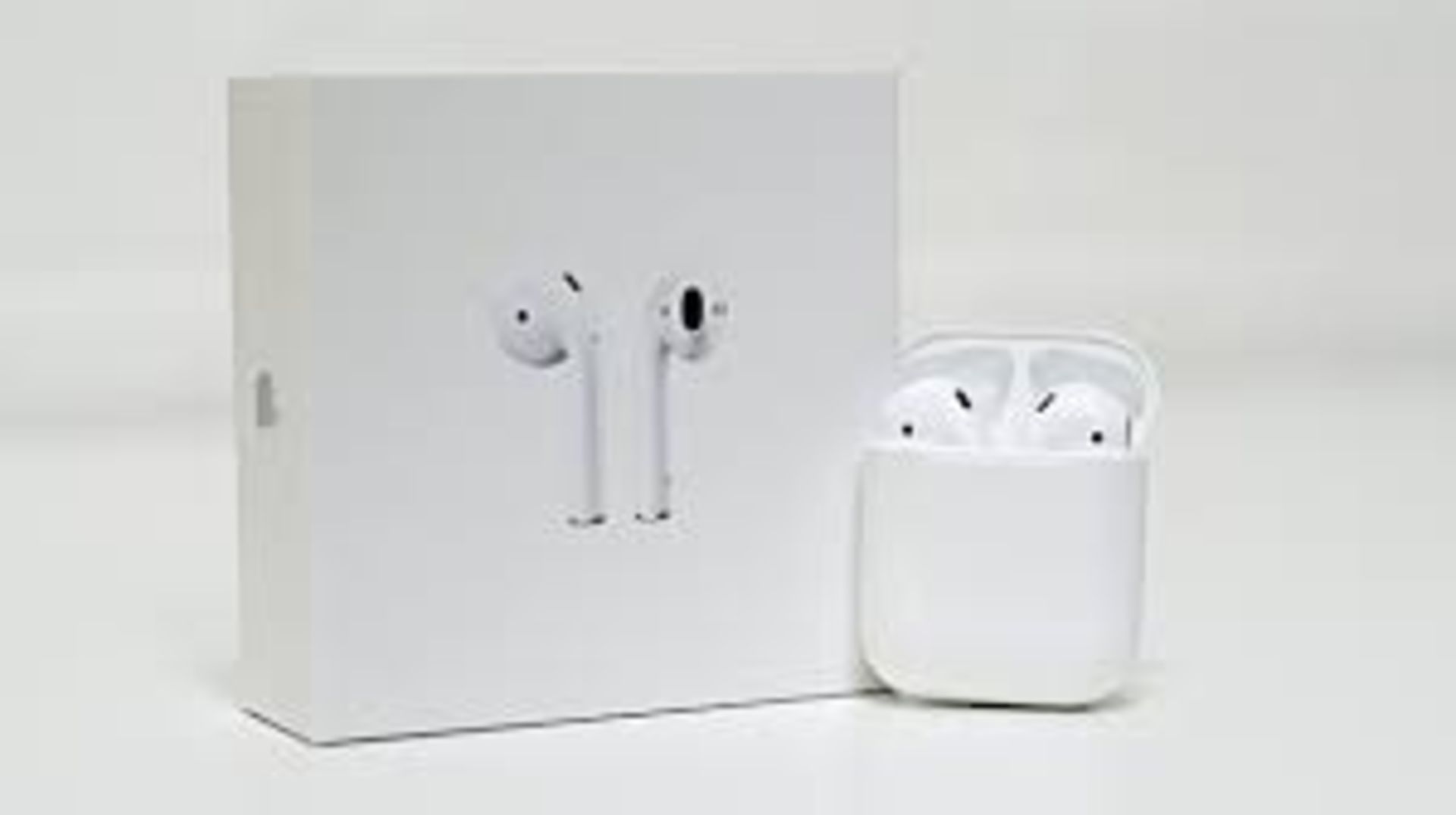 Apple airpods. PCK