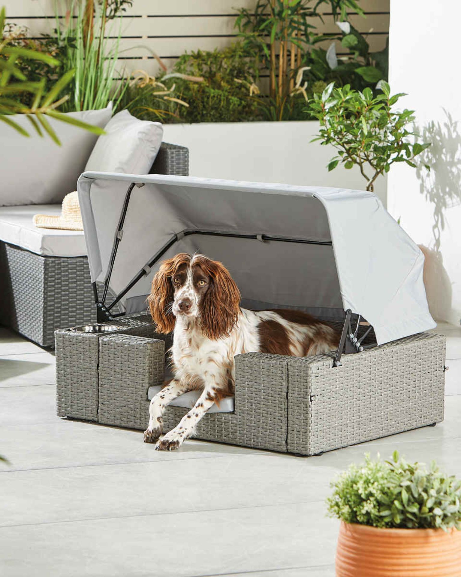 Pet Collection Dog Rattan Lounger. - ROW15.3. Treat your dog to this luxury Pet Collection Dog - Image 2 of 2