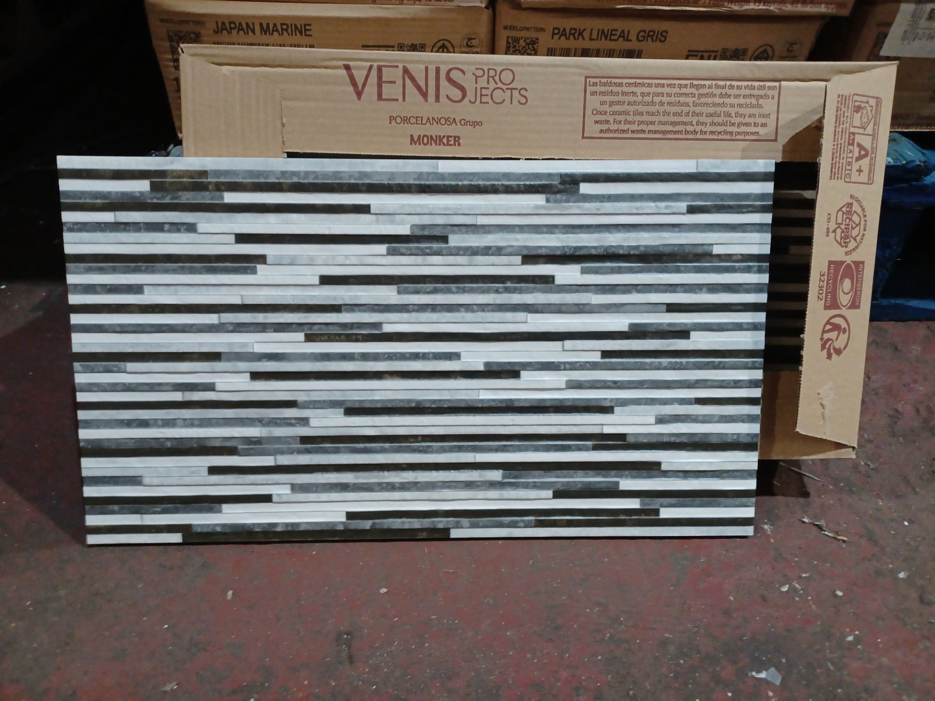 PALLET TO CONTAIN 25 X NEW BOXES OF PORCELANOSA JERSEY MIX TILES. EACH TILE MEASURES 250x443MM. EACH