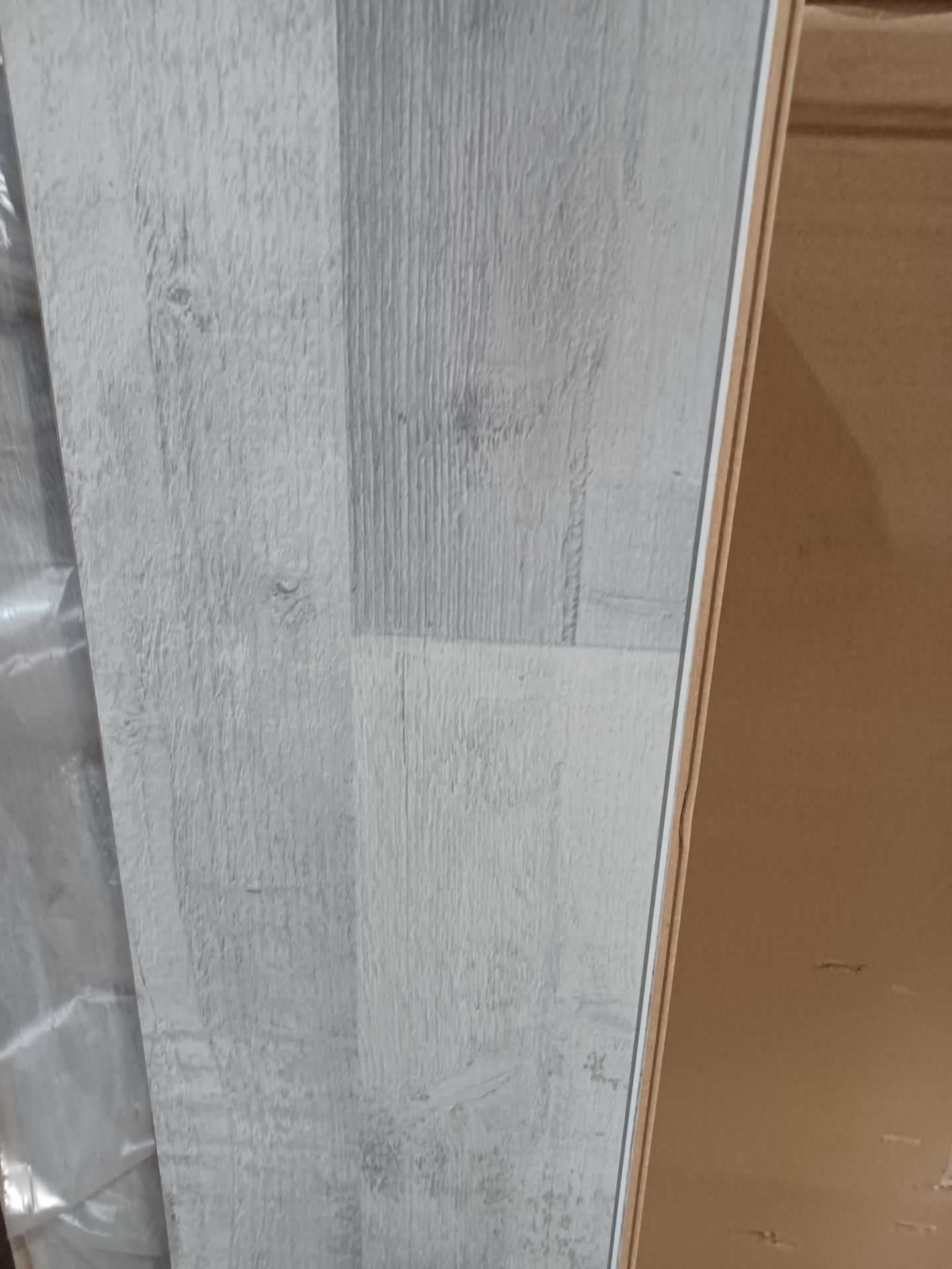 10 X PACKS OF Rockhampton Grey Oak effect Laminate Flooring. Each pack contains 2.47m2, giving - Image 2 of 2