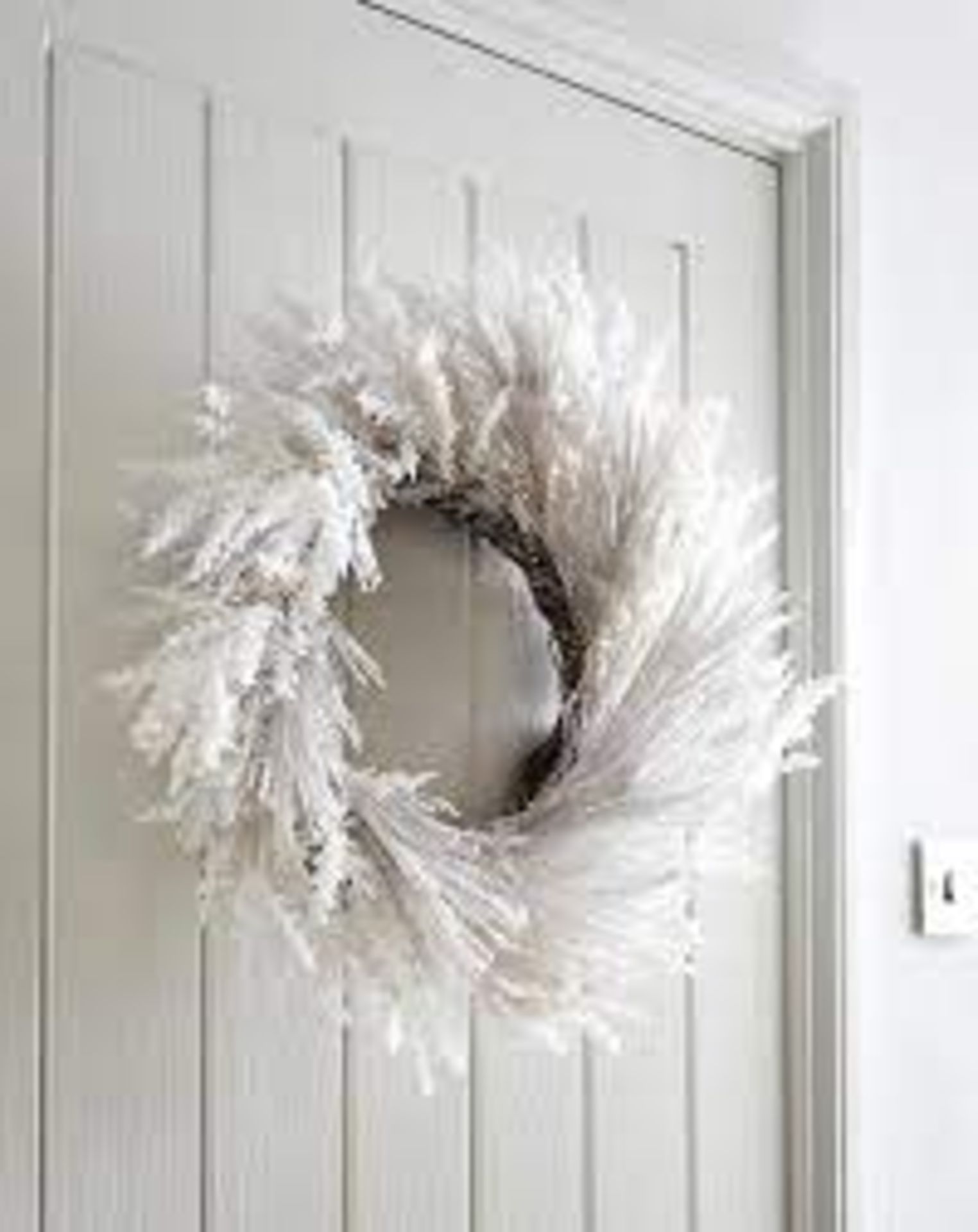 Christmas White Berry Wreath - SR4