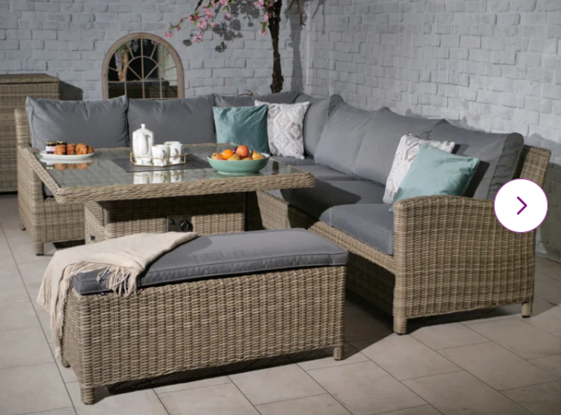 Lucca Deluxe Modular Corner Dining Sofa. RRP £775.00. - SR4 *1 sofa only* This Lucca Sofa retains