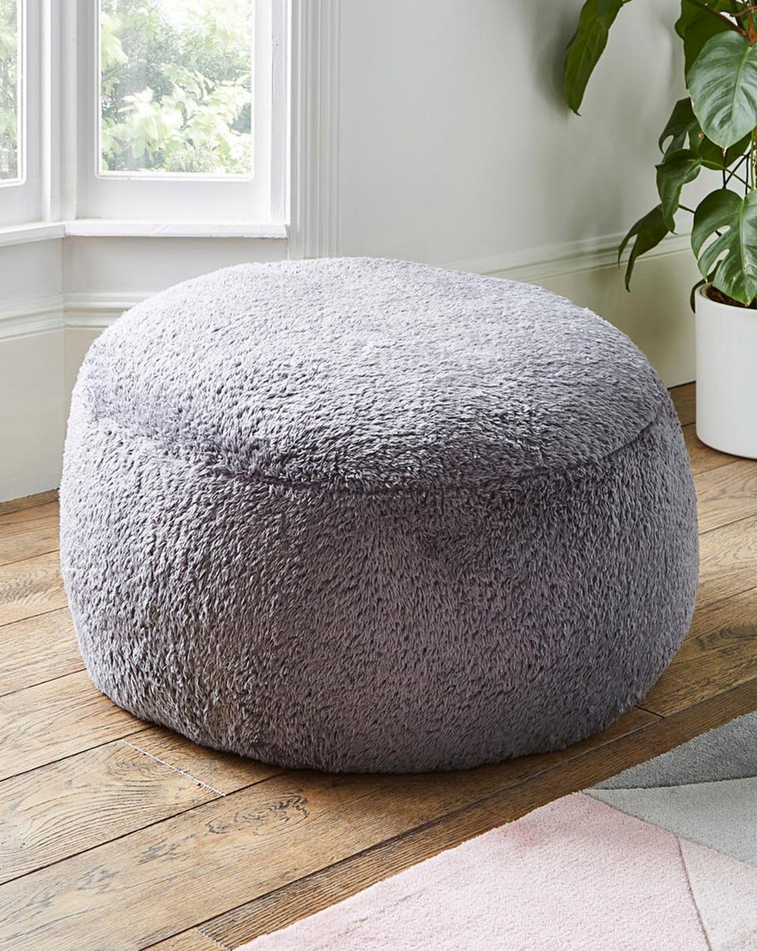 Cuddle Fleece Beanbag. RRP £77.00. - SR4. Use as a cosy extra seat or footstool while adding a