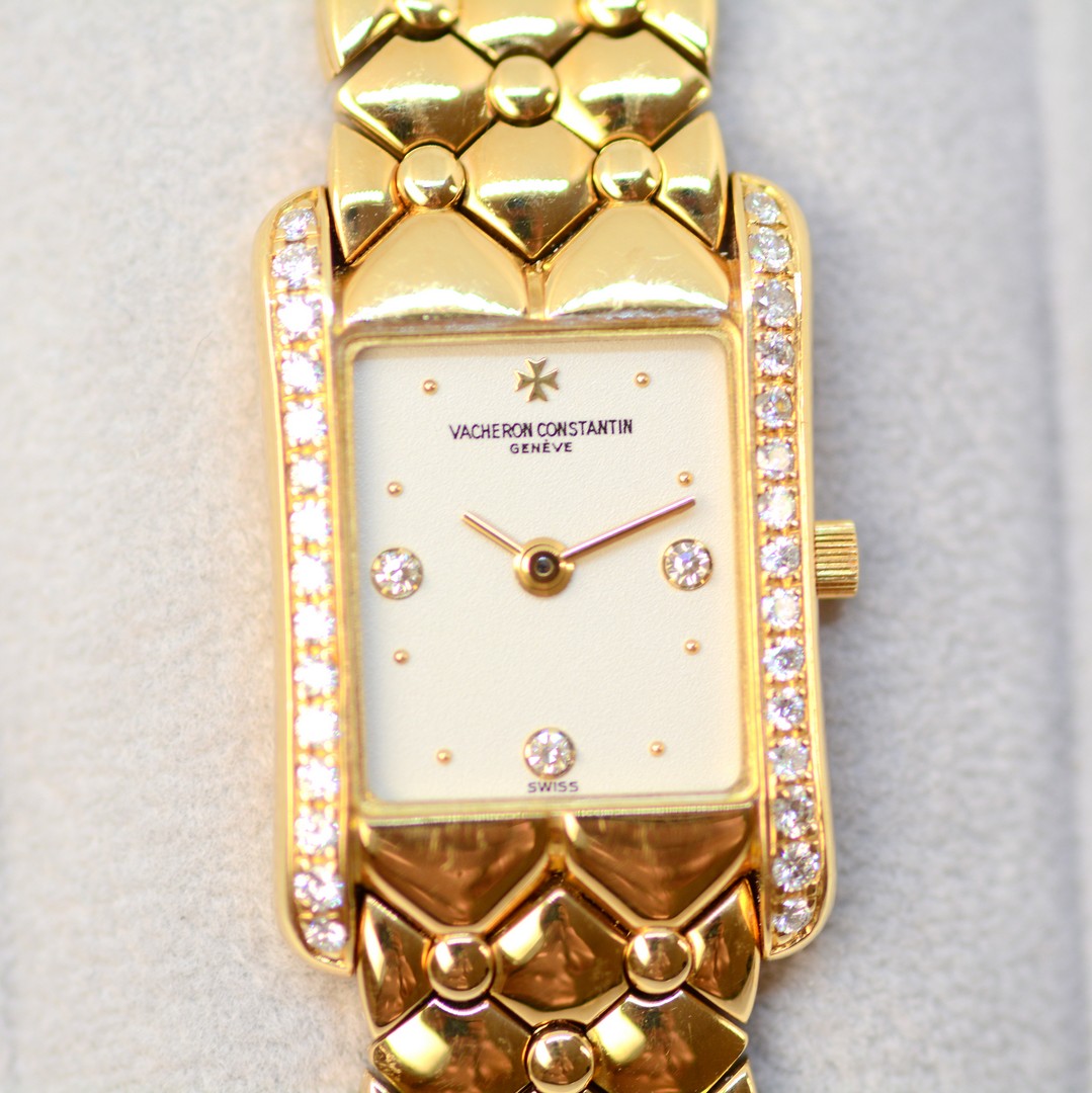Vacheron Constantin / Ispahan 18K - Diamond - Lady's Yellow gold Wrist Watch - Image 4 of 11