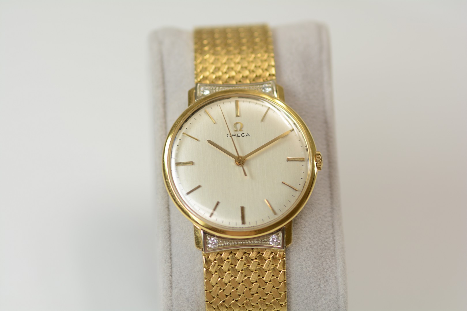 Omega / Vintage Diamond - All 18K - Gentlmen's Yellow gold Wrist Watch - Image 2 of 10