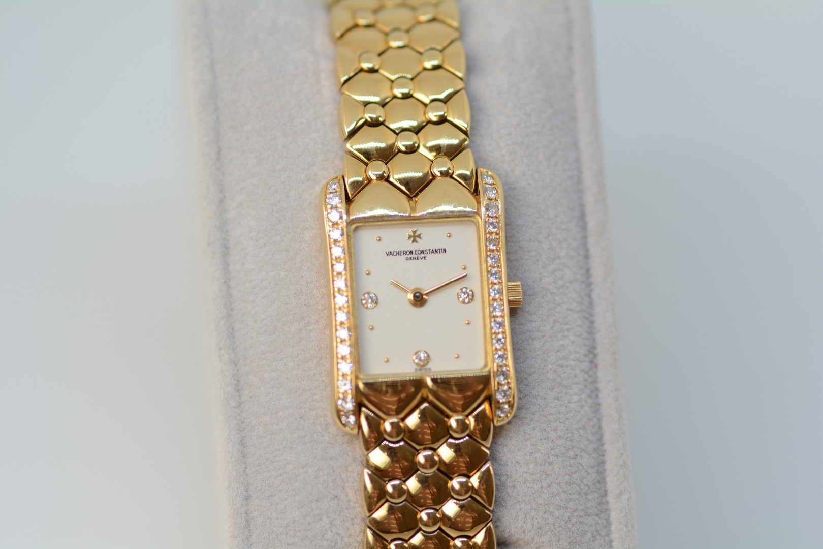 Vacheron Constantin / Ispahan 18K - Diamond - Lady's Yellow gold Wrist Watch - Image 5 of 11