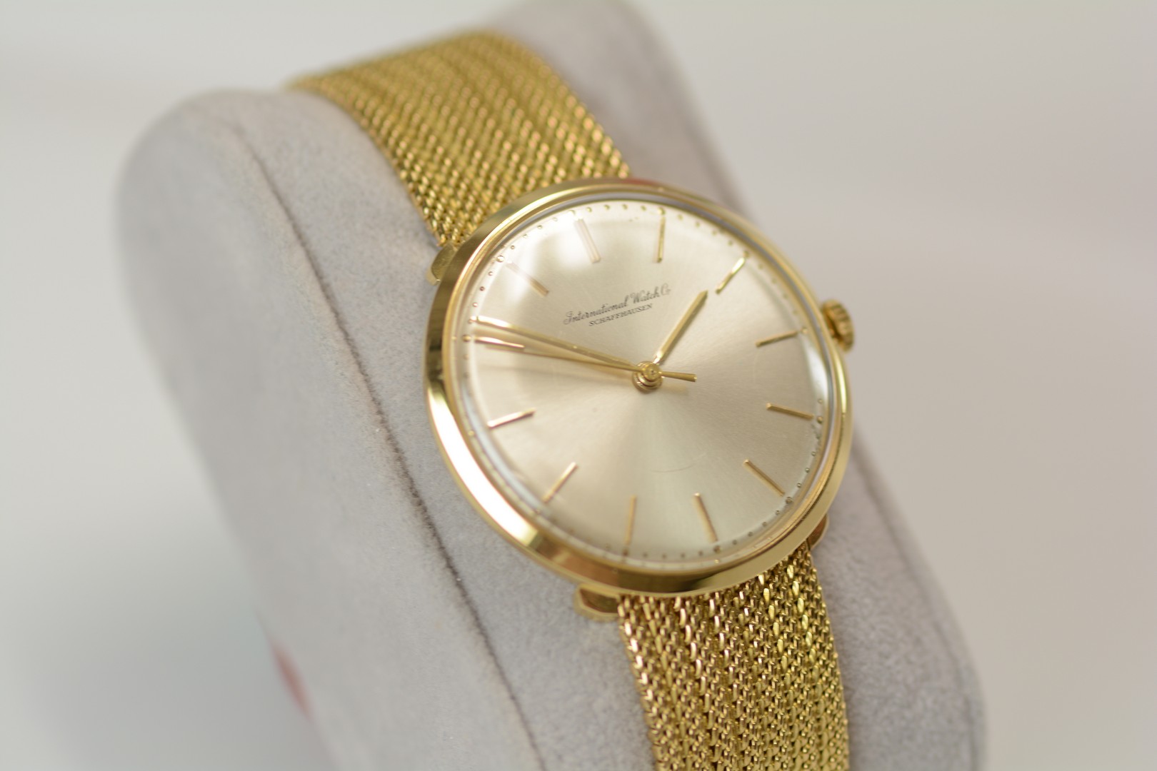 IWC / Schaffhausen - Gentlmen's Yellow gold Wrist Watch - Image 2 of 9