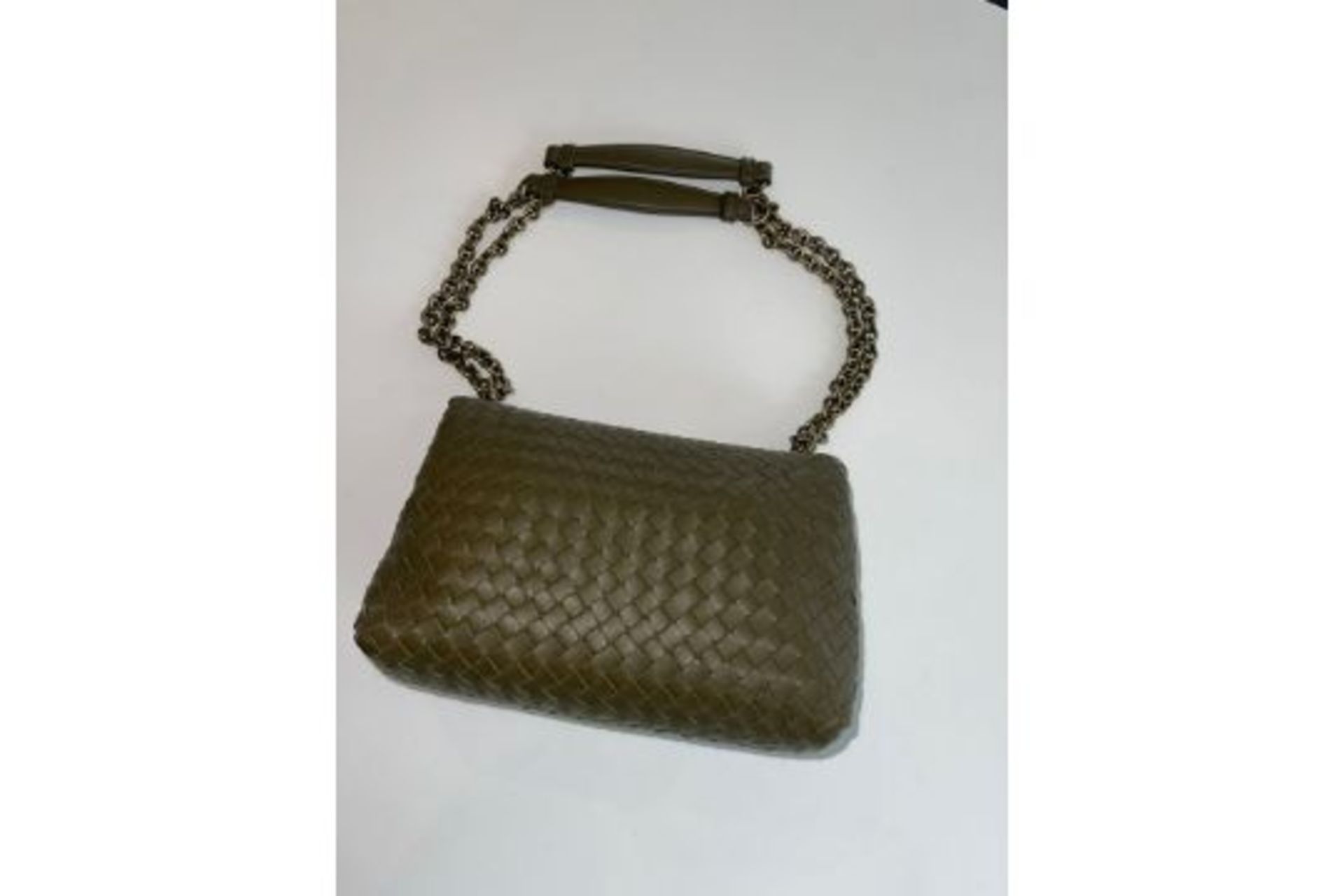 Bottega Veneta Intrecciato weave Shoulder Bag. (ex14) RRP £1,950. Stylish, luxury & a stand out - Image 3 of 5