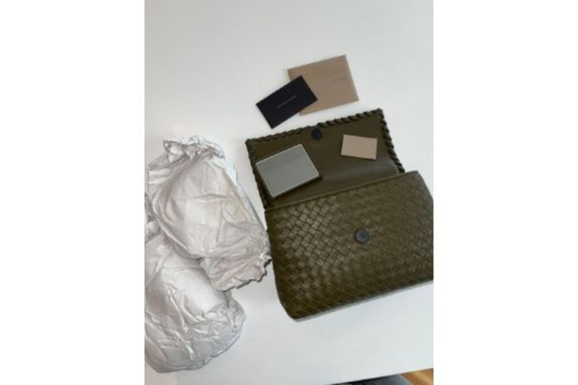 Bottega Veneta Intrecciato weave Shoulder Bag. (ex14) RRP £1,950. Stylish, luxury & a stand out - Image 4 of 5