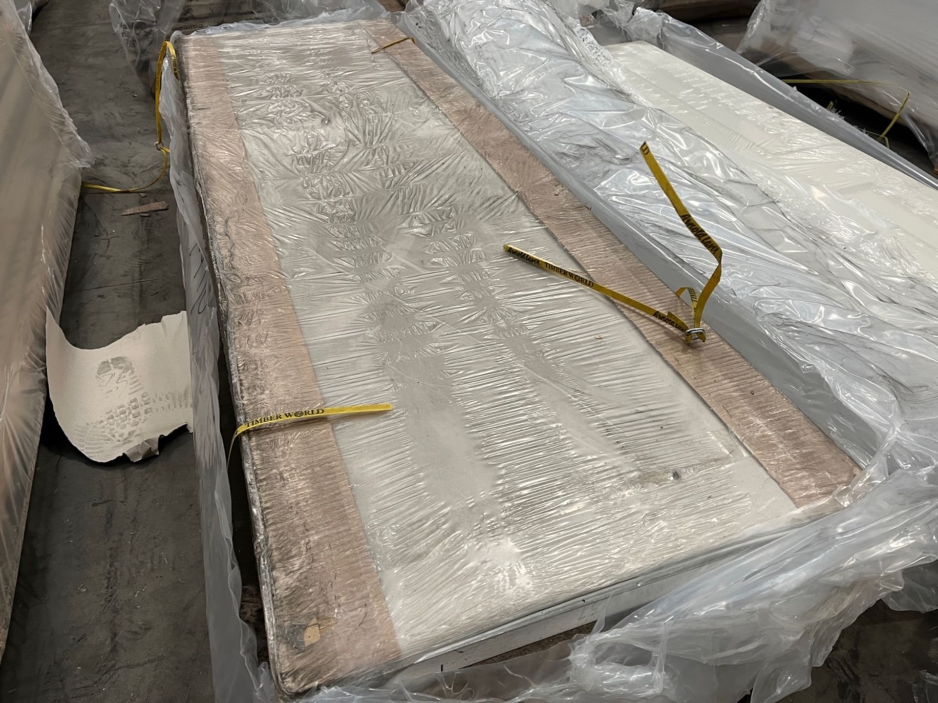 PALLET TO CONTAIN 32 X BRAND NEW PREMDOR WHITE GLASS PANEL WOODEN DOORS 78 X 24 X 1.5 INCHES - Image 2 of 2