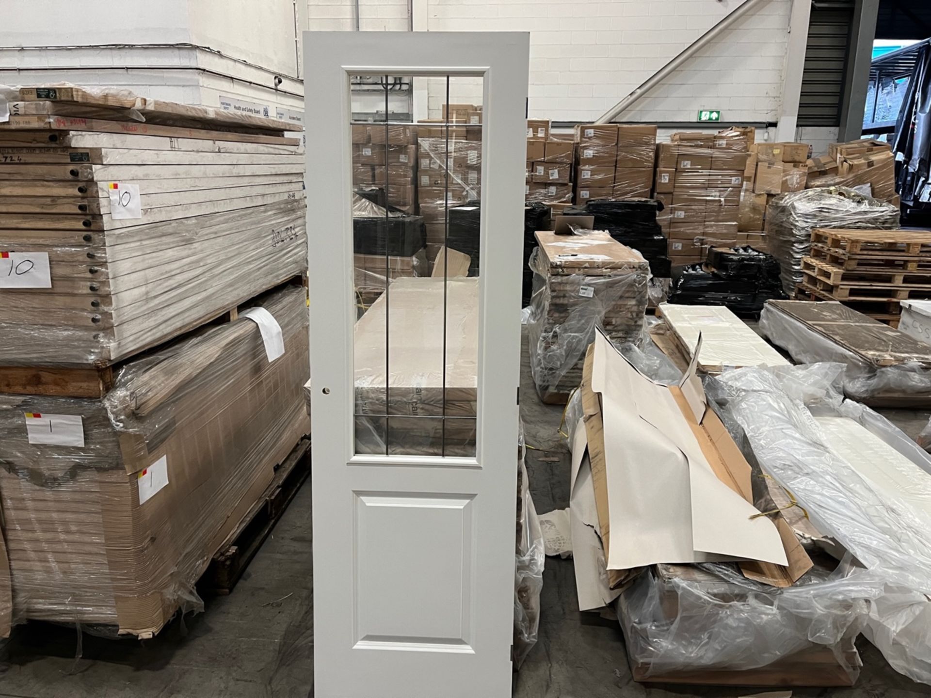 PALLET TO CONTAIN 32 X BRAND NEW PREMDOR WHITE GLASS PANEL WOODEN DOORS 78 X 24 X 1.5 INCHES