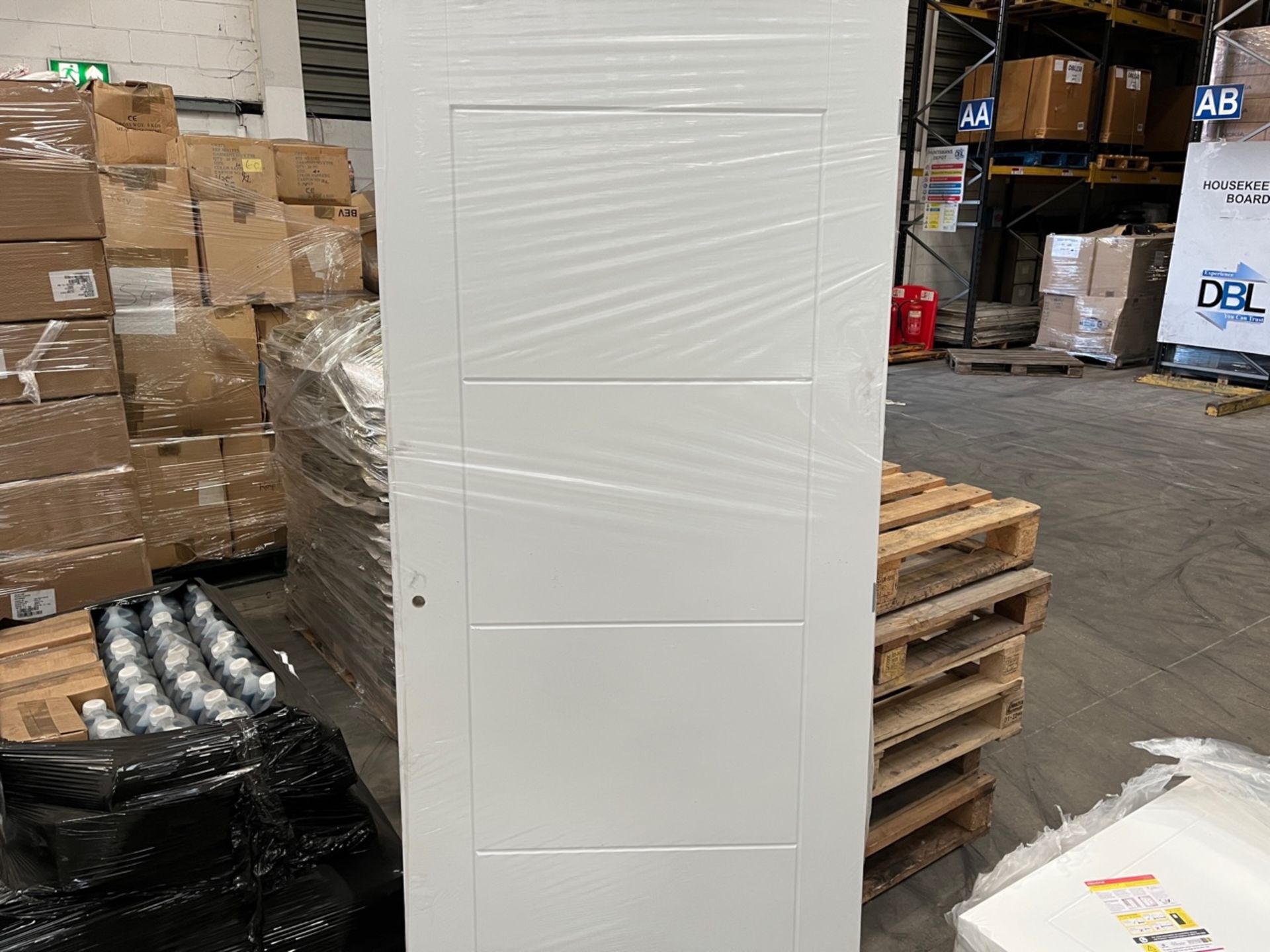 PALLET TO CONTAIN 7 X BRAND NEW PREMDOR LADO LATCH WHITE 4 PANEL WOODEN FIRE DOORS 78 X 33 X 1.8