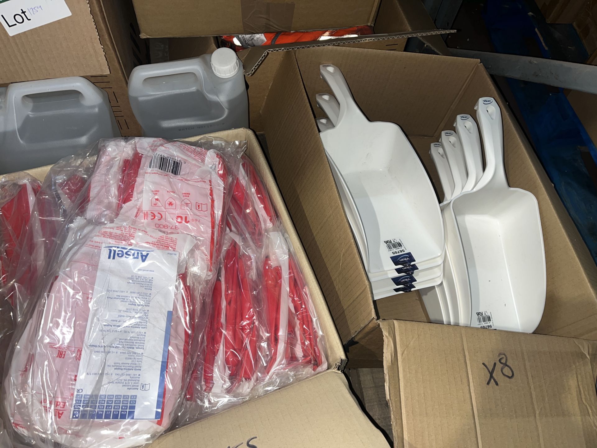 80 PIECE MIXED LOT INCLUDING ANSELL WORK GLOVES AND VIKAN DUSTPANS R13-5