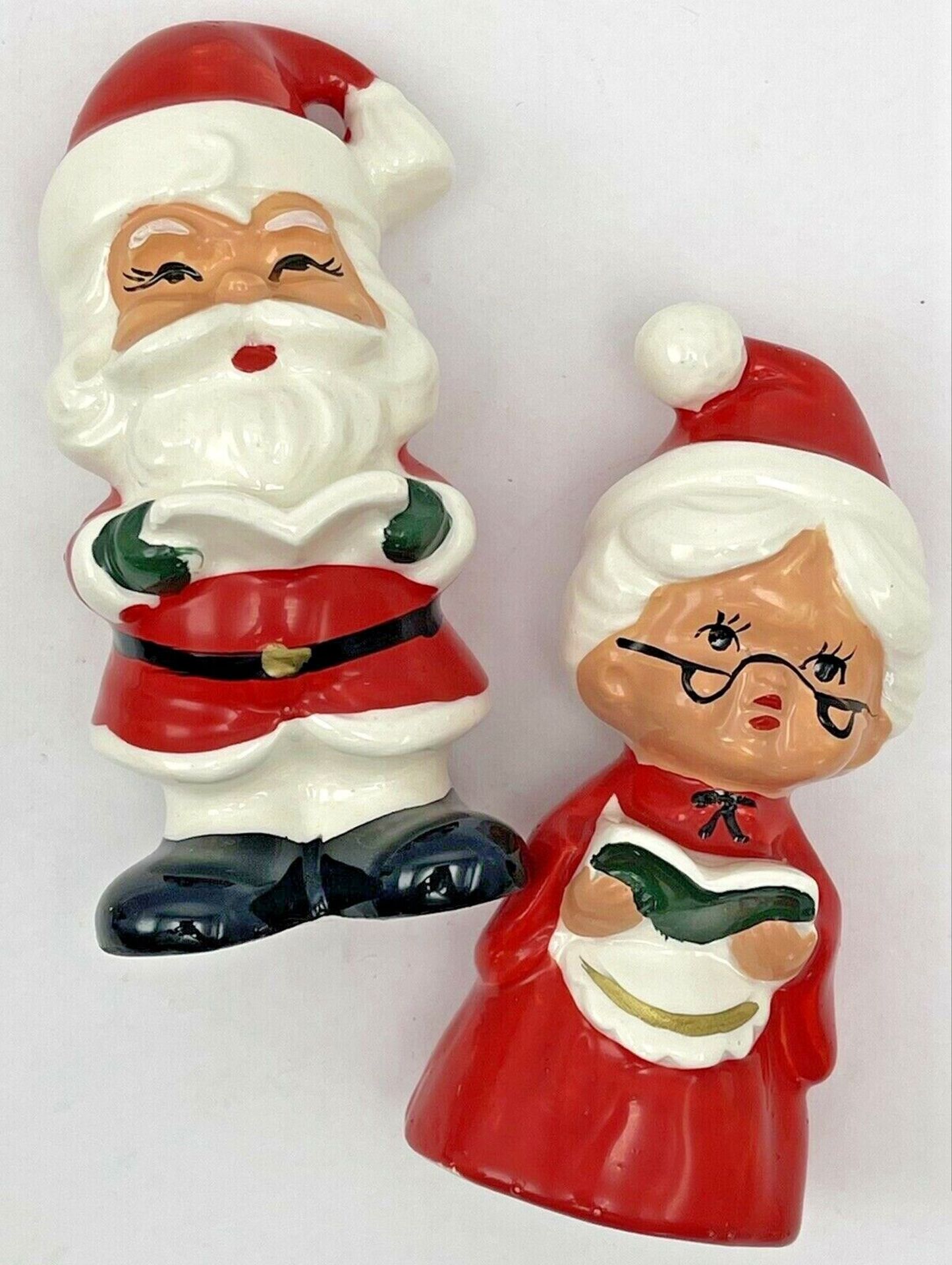 Mr & Mrs Claus Salt and Pepper Set WQ536101 RRP £ 10