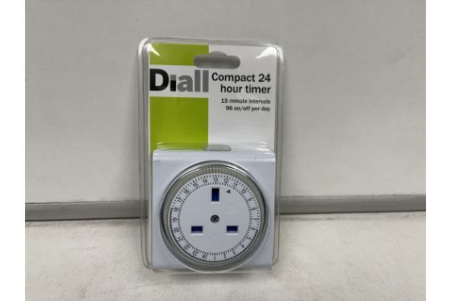 8 X NEW PACKAGED DIALL COMPACT 24 HOUR TIMERS. 15 MINUTE INTERVALS. 90 ON/OFF PER DAY. (ROW9.3)