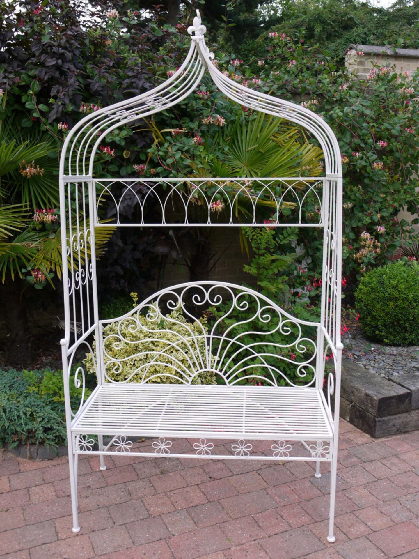 BOXED ORNATE METAL ARCHED WHITE LOVE SEAT BENCH