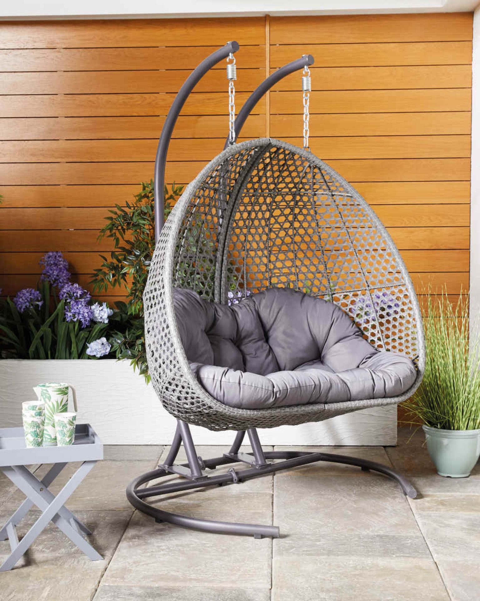 Large Hanging Egg Chair. - H/ST. This amazing Large Hanging Egg Chair is the ideal way to relax in - Image 3 of 3