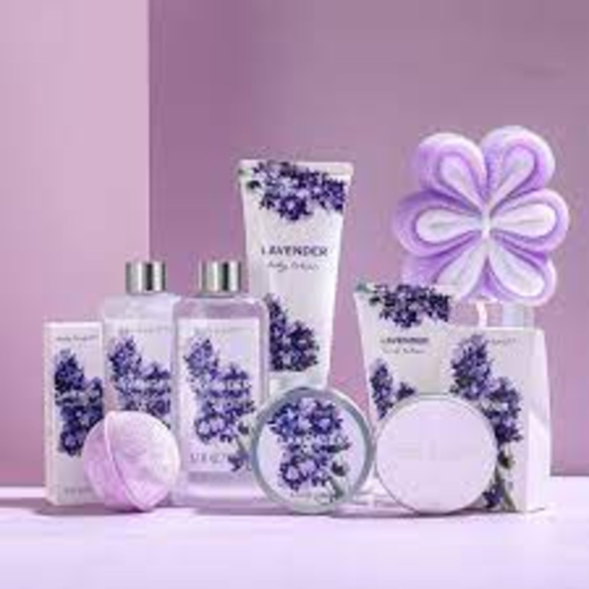 TRADE LOT 20 X NEW PACKAGED Body & Earth Lavender Spa Basket Set. (BE-BP-010) Nourishing - Image 2 of 2