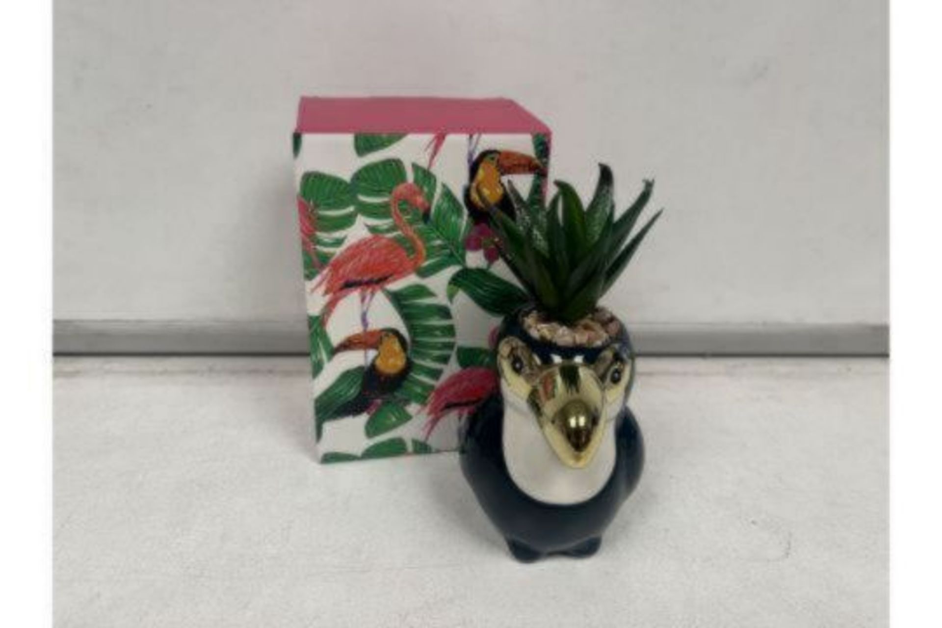 40 X BRAND NEW TOUCAN PLANTERS