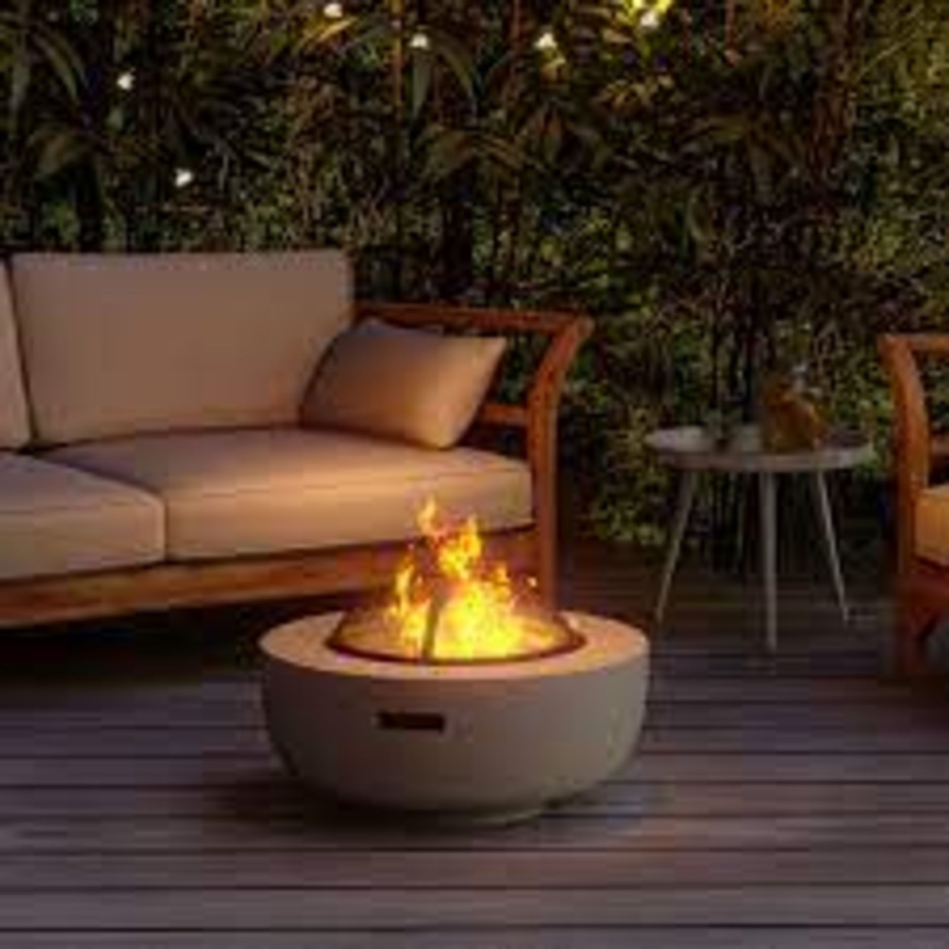 New Boxed Luxe Round MgO Fire Pit. (B/W) REF702. Don’t let the onset of evening curtail your day