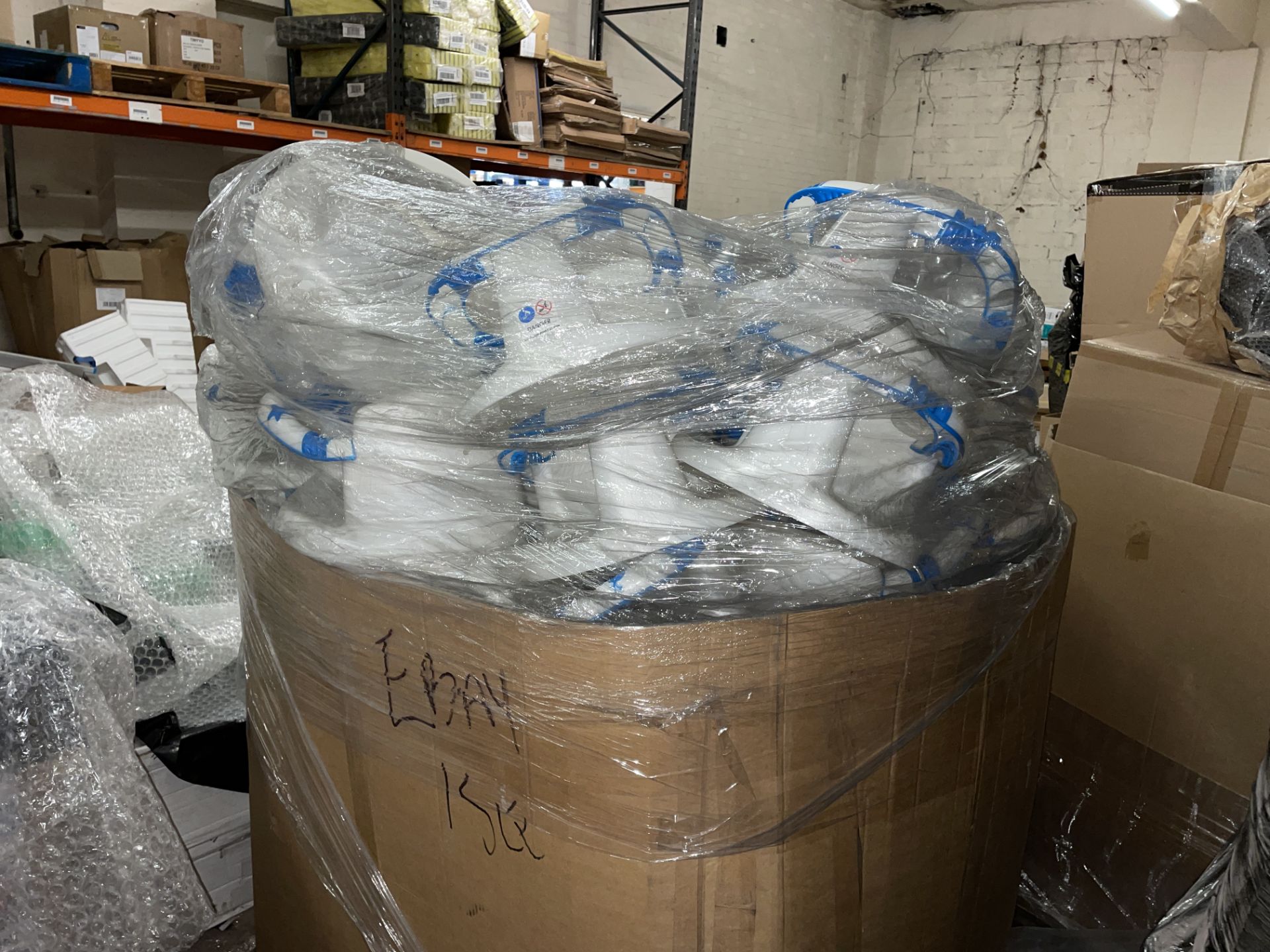 FULL PALLET OF BABY BATH SEATS (LOOSE) DBL