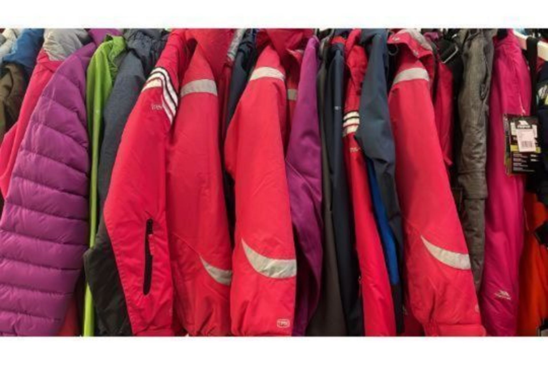 (NO VAT) PALLET TO CONTAIN 30 X BRAND NEW ASSORTED TRESPASS CHILDRENS JACKETS/SNOWSUITS ETC IN