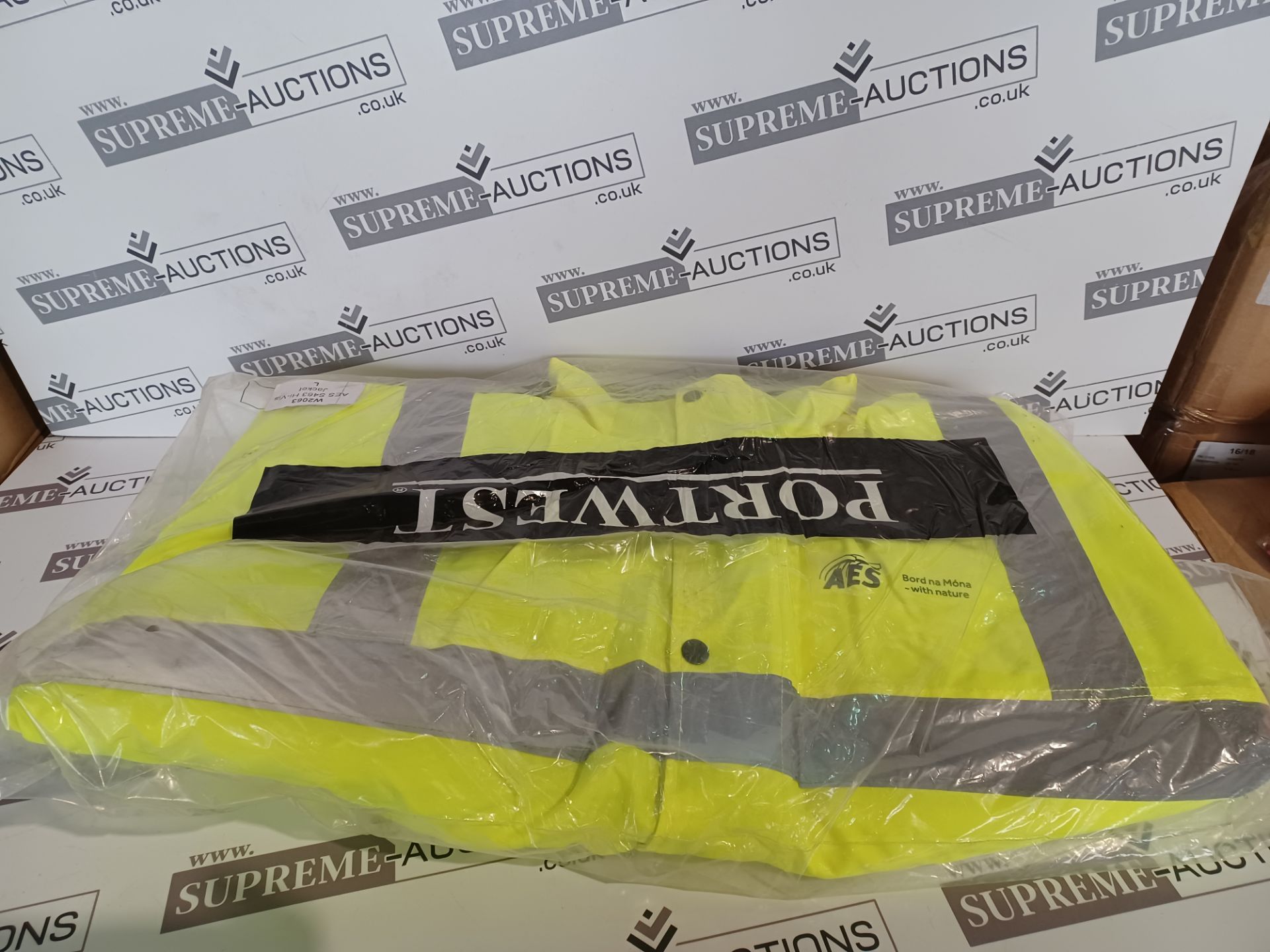 8 X BRAND NEW PORTWEST HI VIZ WORK JACKETS SIZE LARGE R15-10