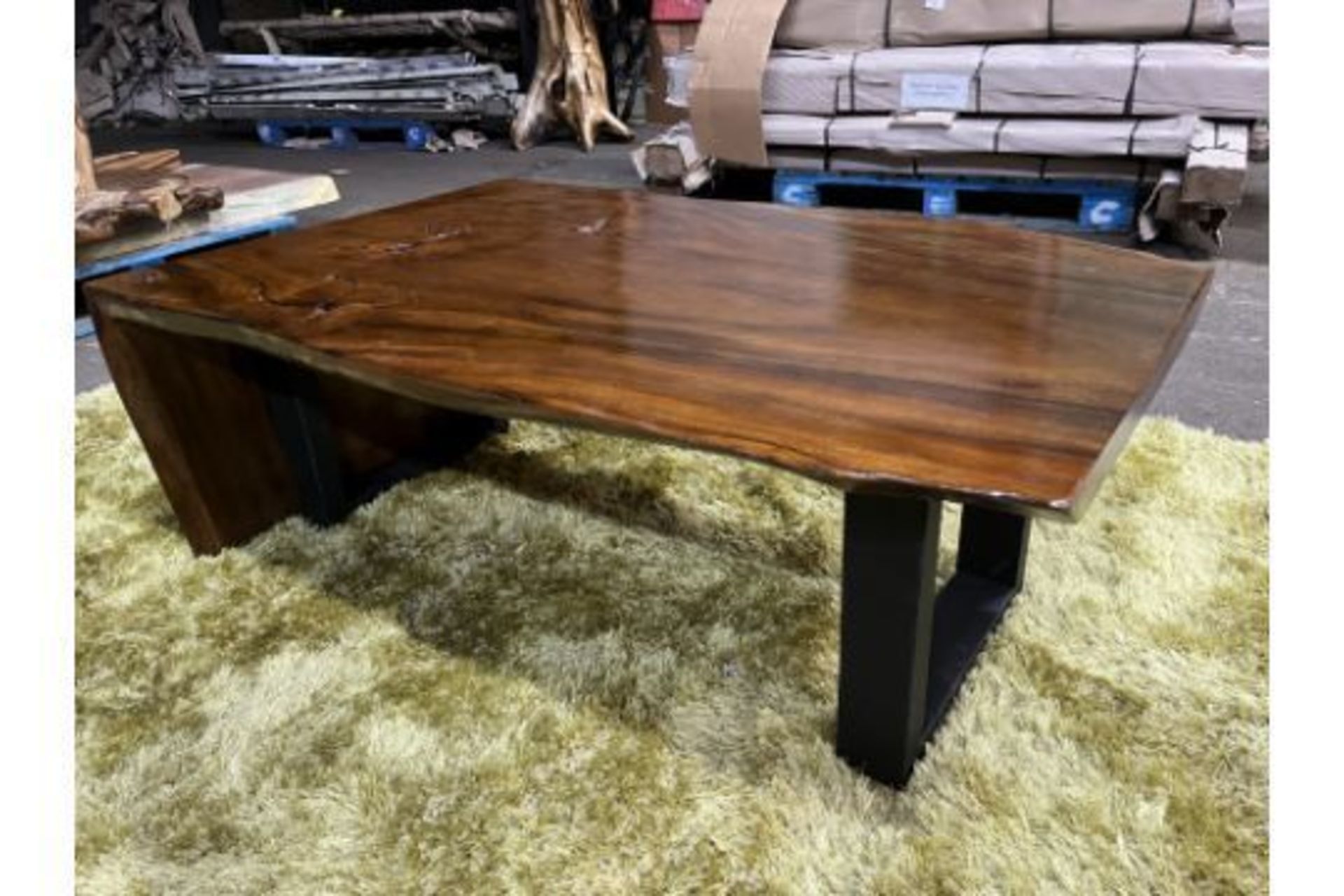 BRAND NEW SOLID WOODEN SUAR L COFFEE TABLE 120 X 60 X 45 RRP £1295 - Image 4 of 5