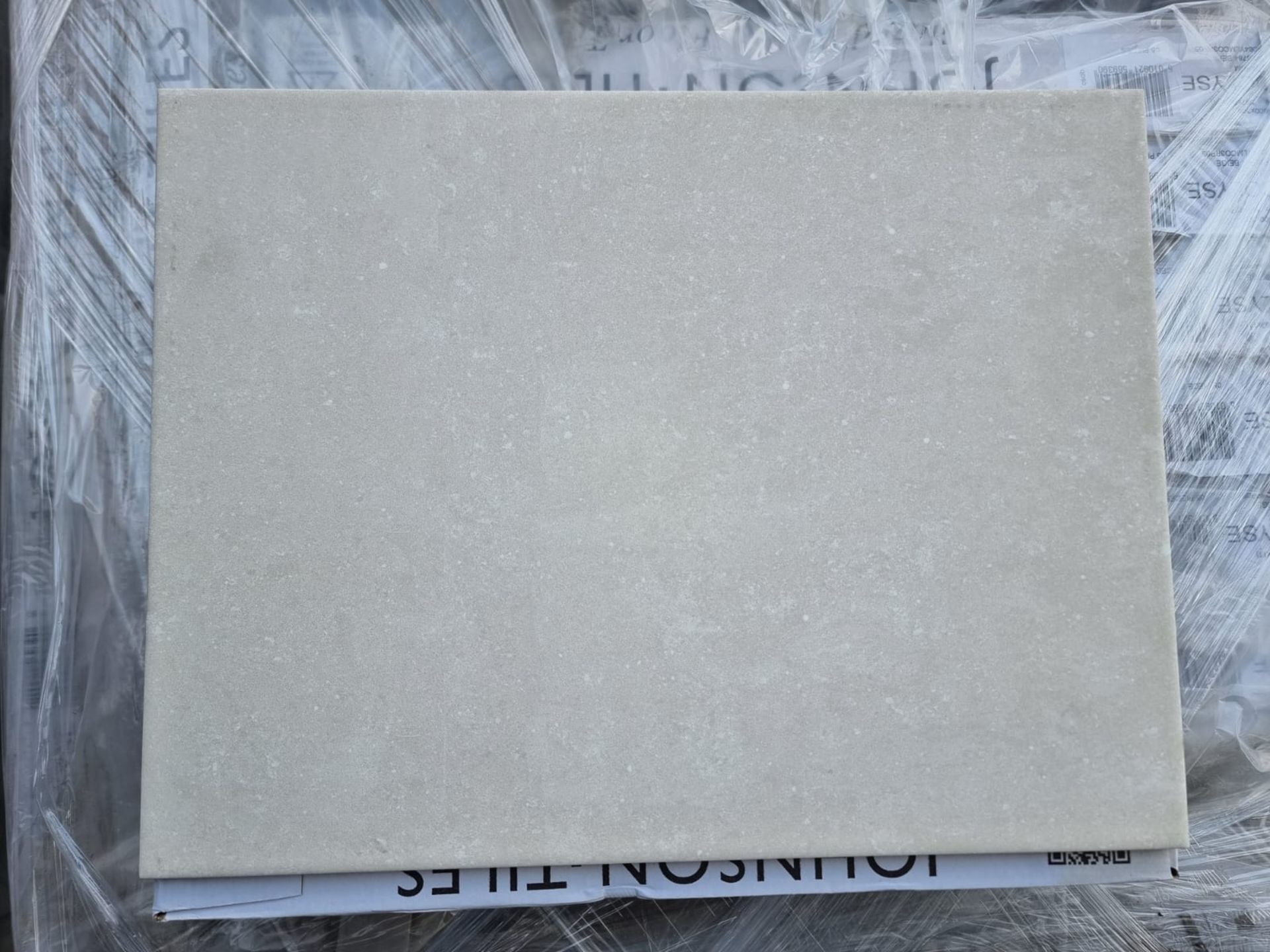 10 X NEW PACKS OF Johnson Tiles Camden - Stone Glazed Ceramic Tiles. Each pack contains 0.99m2, - Bild 3 aus 3