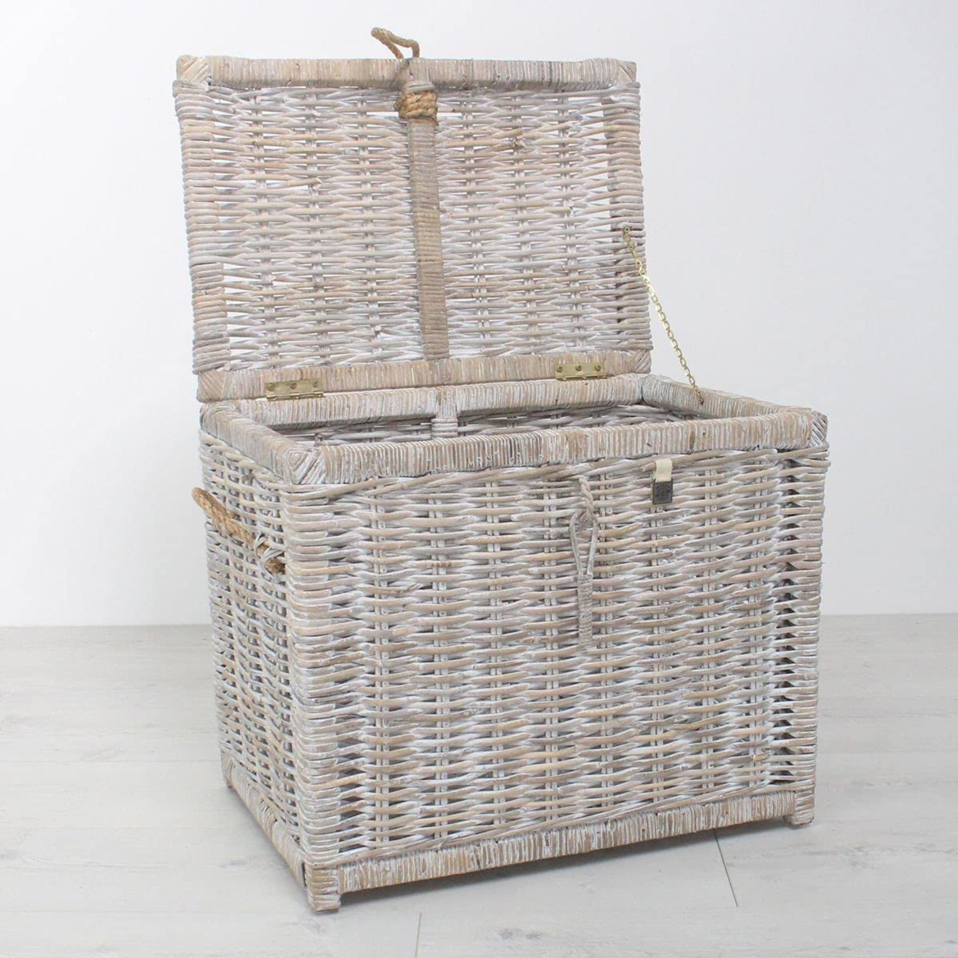 New & Boxed Maine Furniture Co. Maine Furniture Co. Key Largo Whitewashed Kubu Rattan Storage - Image 3 of 4