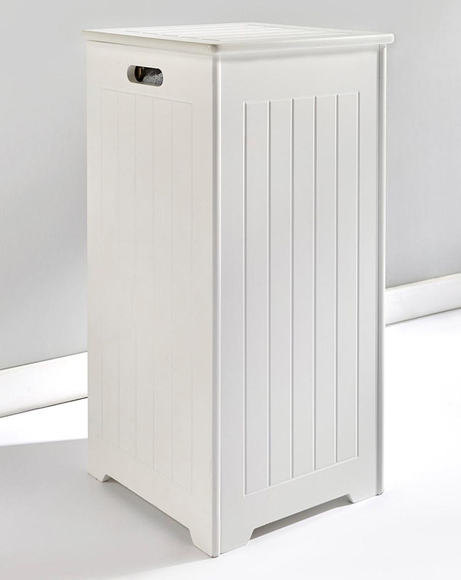 New England Slimline Laundry Hamper. - SR4. Clean, pretty and boasting a gorgeous country style,