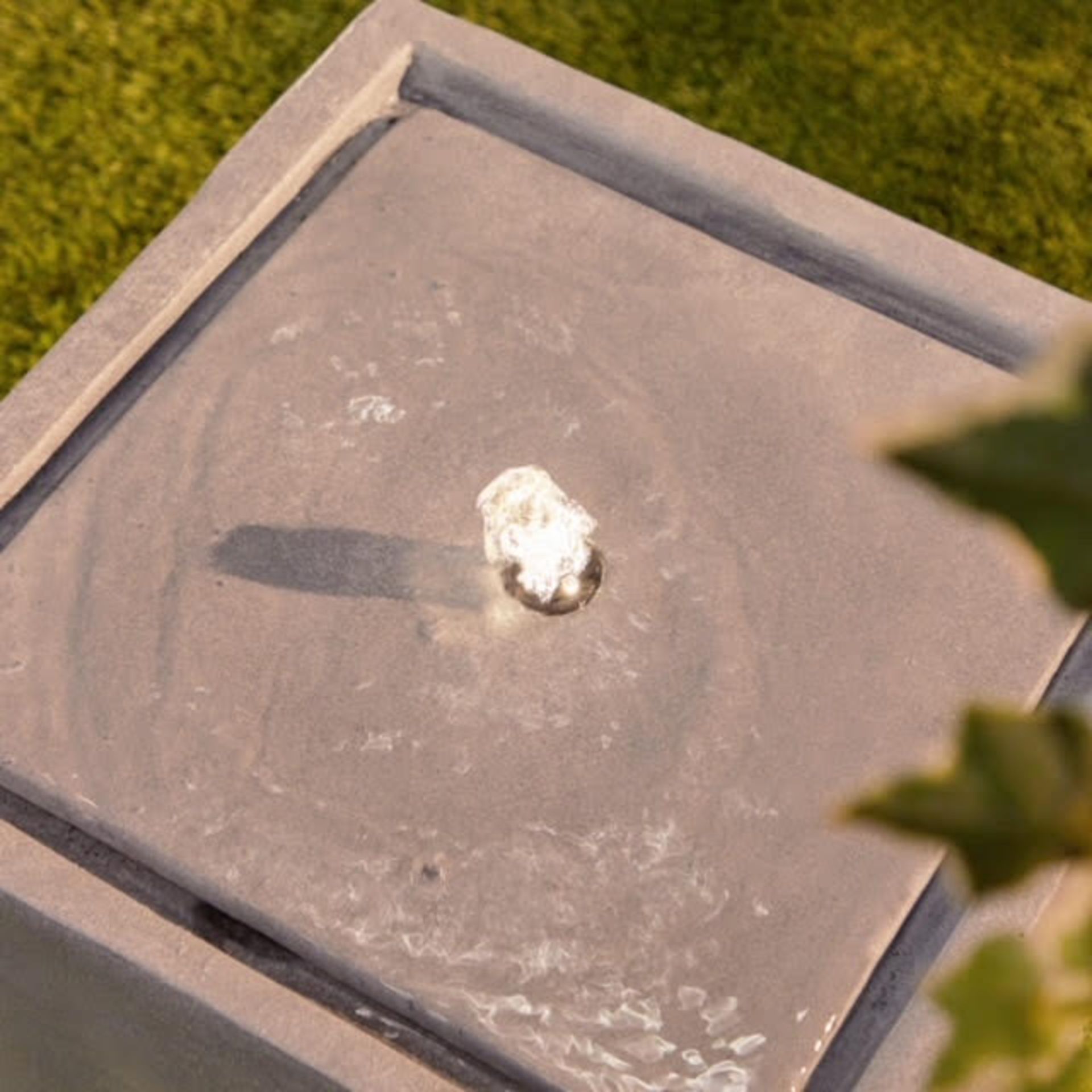 New & Boxed LED Grey Cube Water Feature. RRP £349.99. (REF718) Square Water Feature, Indoor/