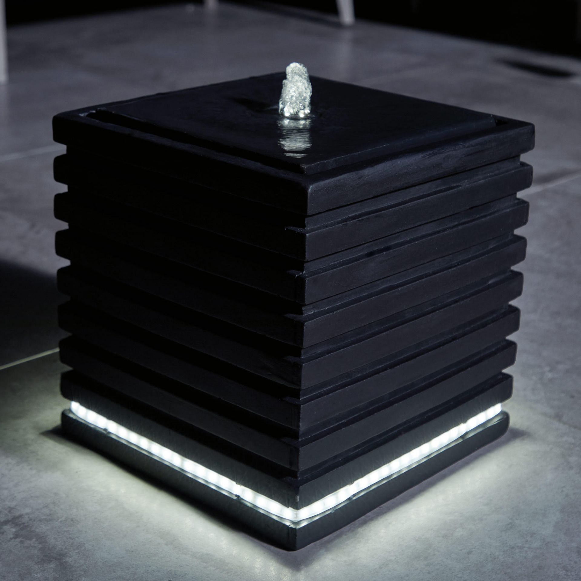 PALLET TO CONTAIN 12 x New & Boxed LED Ribbed Cube Water Feature. RRP £299.99 EACH. (REF723) - Image 5 of 6