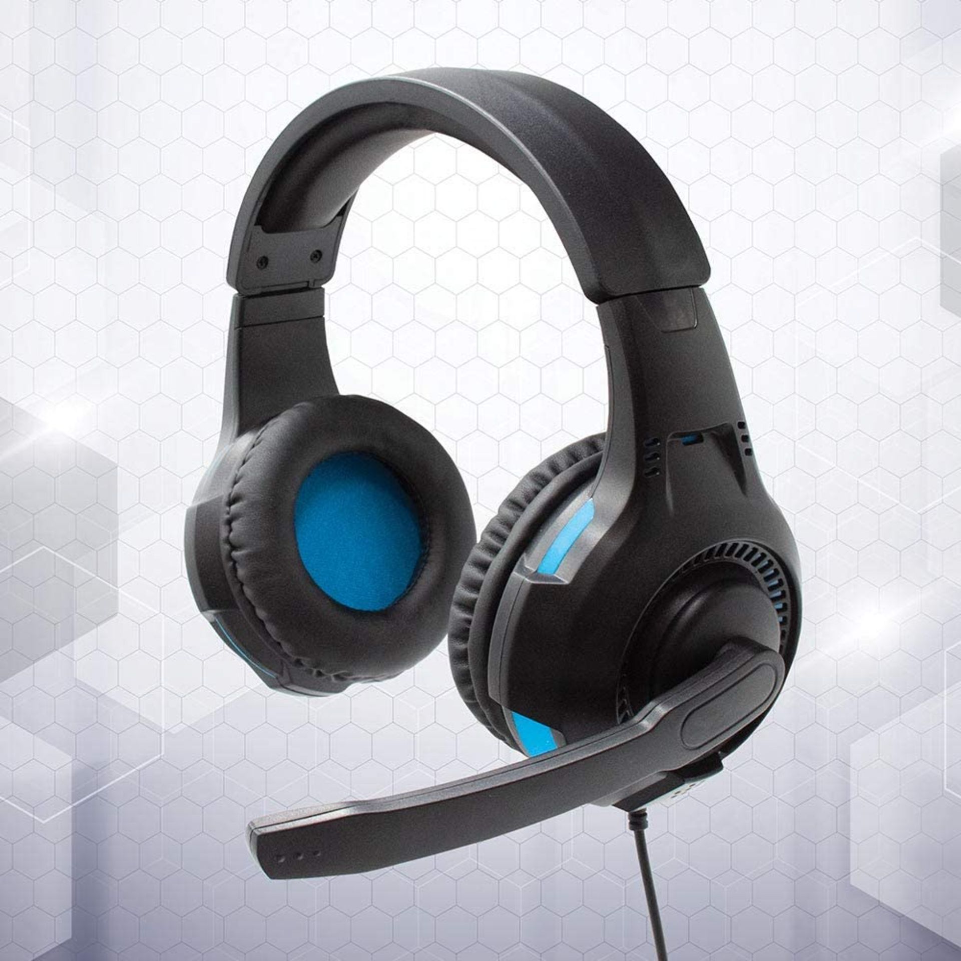 3 x RED5 Gaming Comet Headphones. - BW. It’s a soft cushioned blue gaming headset! Features a fold