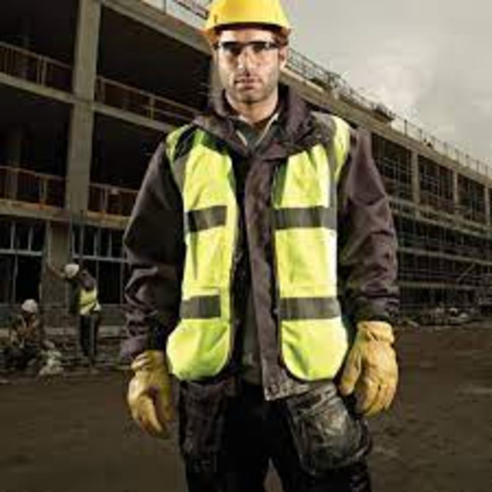 Liquidation of a Workwear Wholesaler - Work Trousers, Jackets, Hi-Viz Clothing, Fleeces & More - Sold in Pallet & Multi Pallet Lots