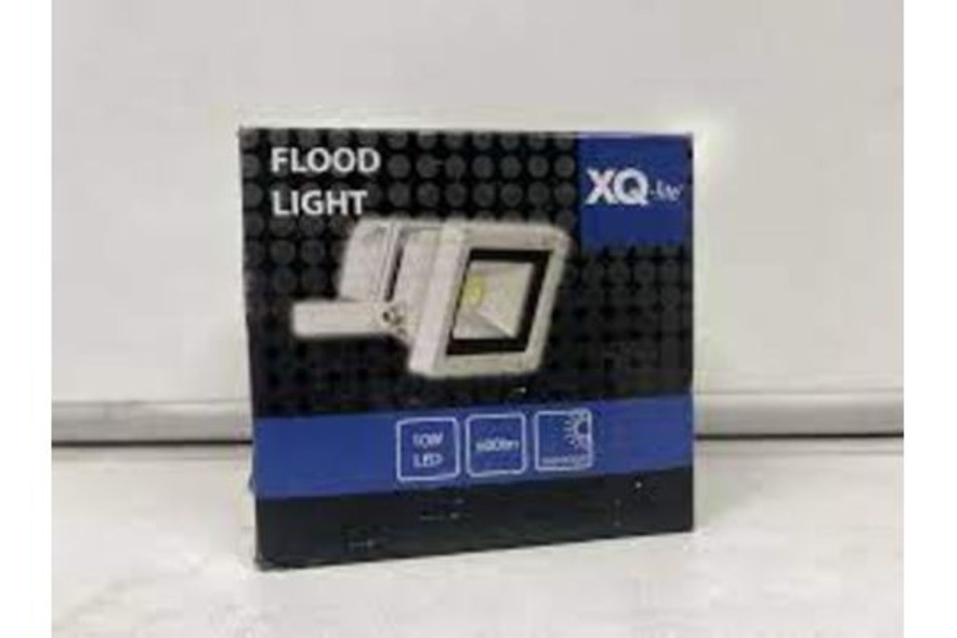 10 X XQ-LITE MAINS POWERED COOL WHITE LED FLOODLIGHTS RRP £21 EACH R3.4