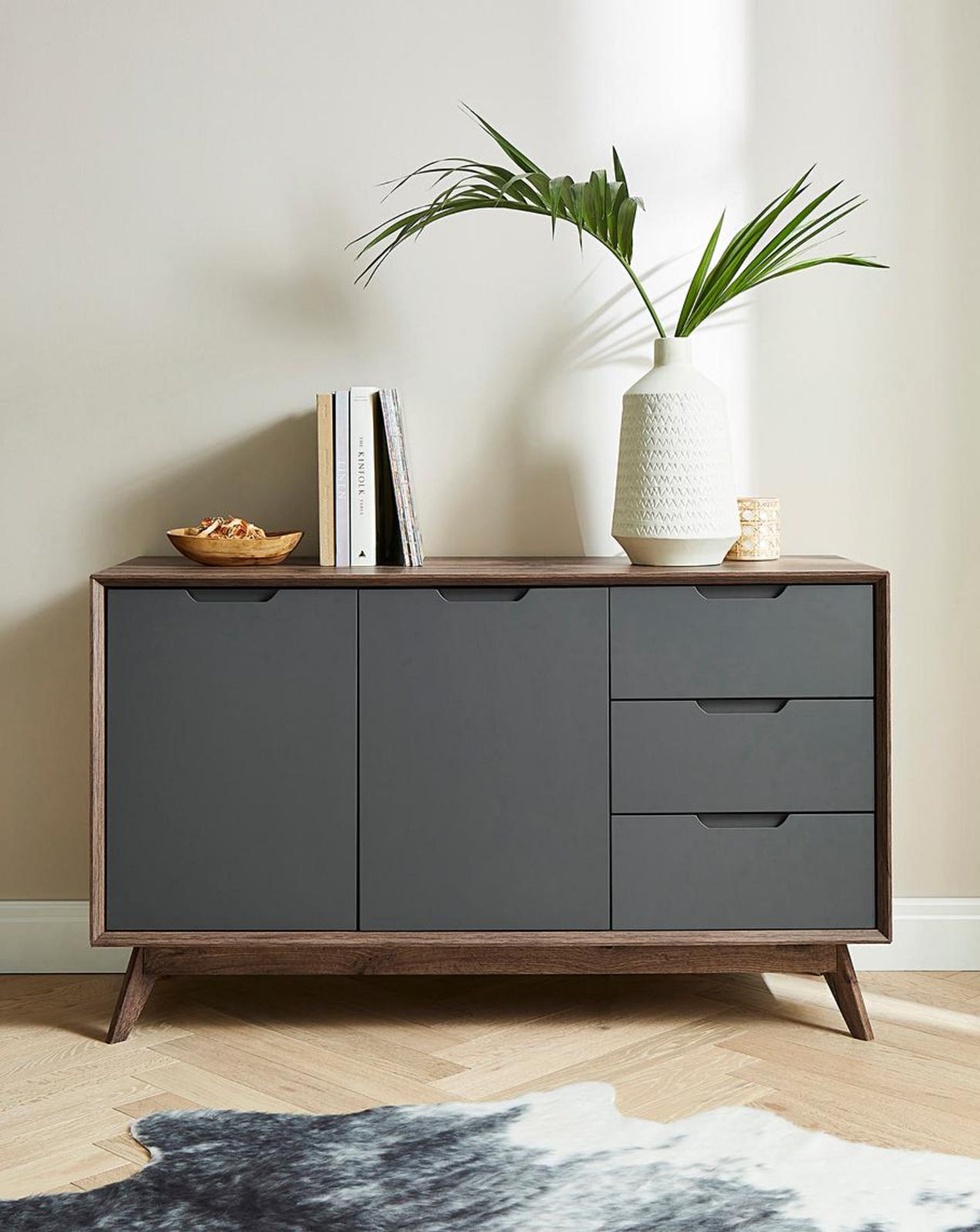 Ezra 2 Door 3 Drawer Large Sideboard. - SR5. RRP £319.00. the Ezra 2 Door 3 Drawer Large Sideboard