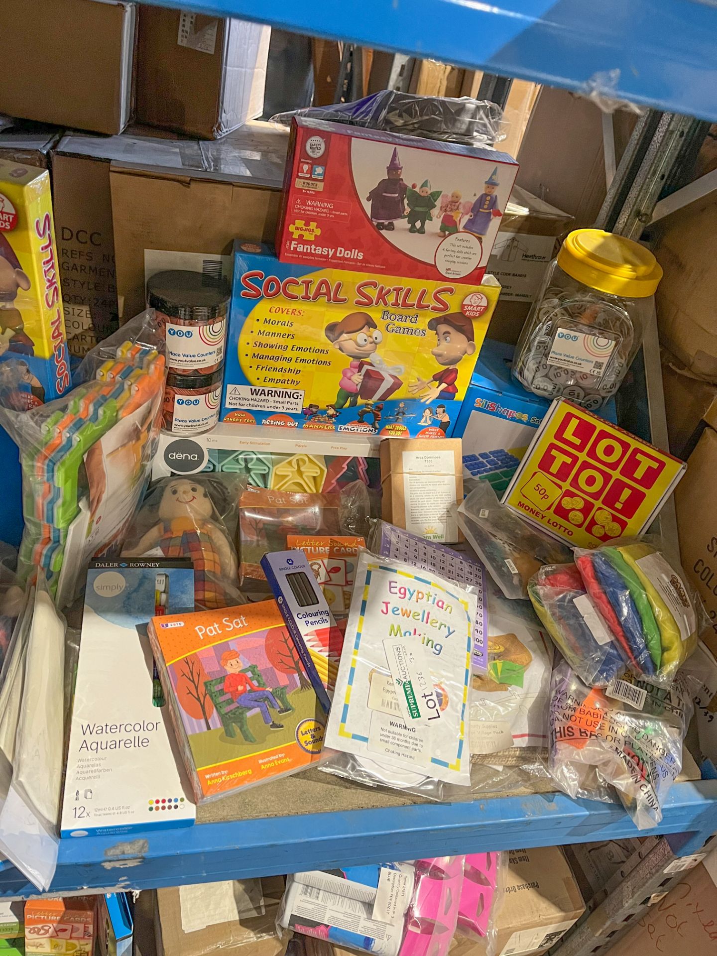 MIXED CHILDRENS EDUCATIONAL LOT INCLUDING BOARD GAMES, TOYS ETC S1-16