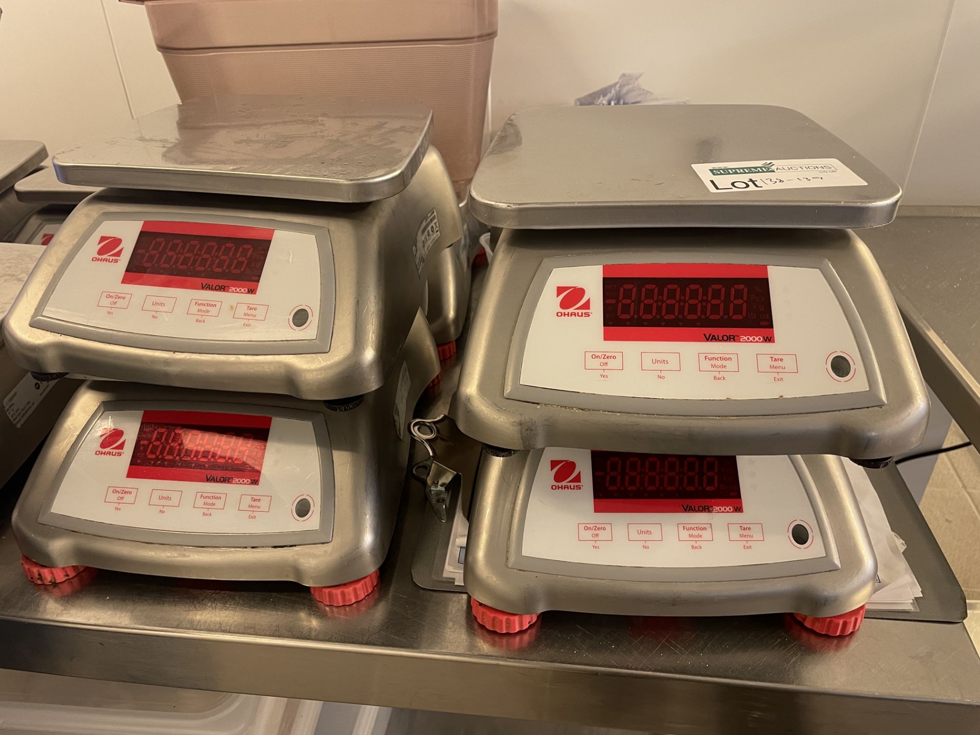 4 X OHAUS VALOR 2000W WEIGHING SCALES (PRODUCTION ROOM)