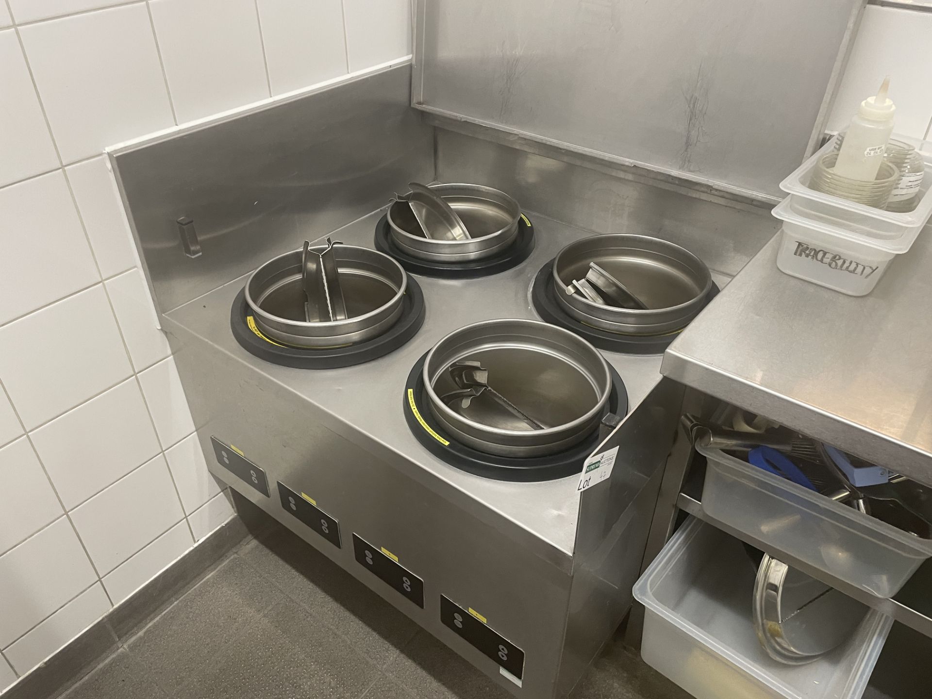 STAINLESS STEEL UNIT WHICH INCLUDES 4 X VOLLRATH MIRAGE INDUSTION HEAT AND HOLD SOUP KETTLE - Image 3 of 3