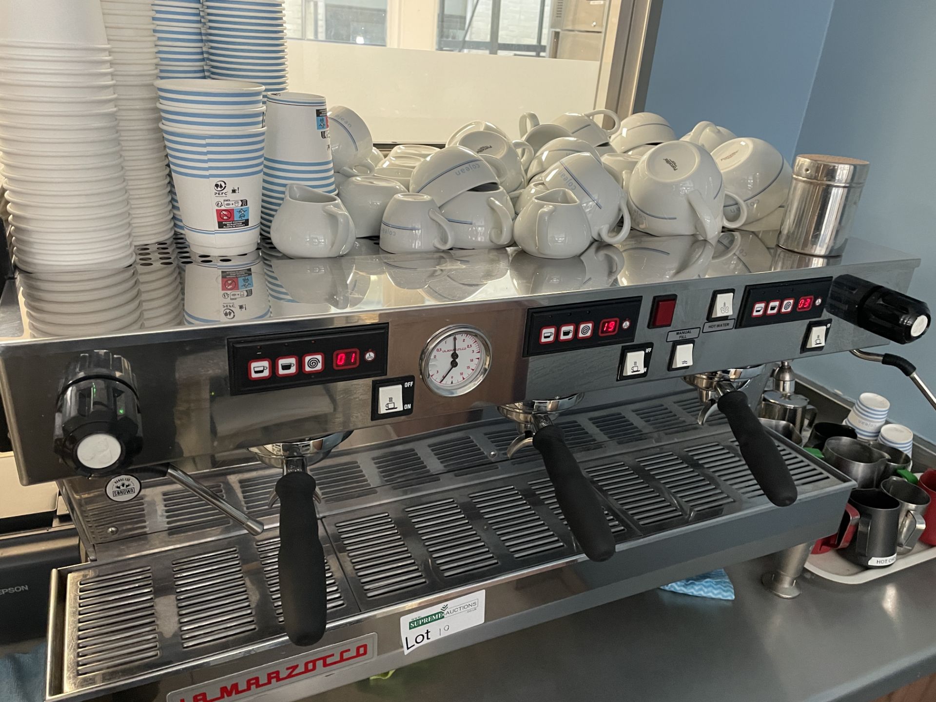 LA MARZOCCO LINEA 3AV COMMERCIAL COFFEE MACHINE - Image 3 of 3
