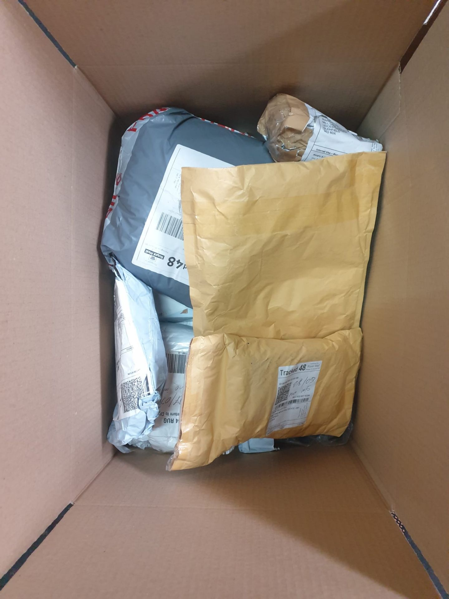 TRADE LOT TO CONTAIN 10 x UNCHECKED, UNOPENED, UNDELIVERED COURIER RETURNS. CONDITION & ITEMS - Image 2 of 3