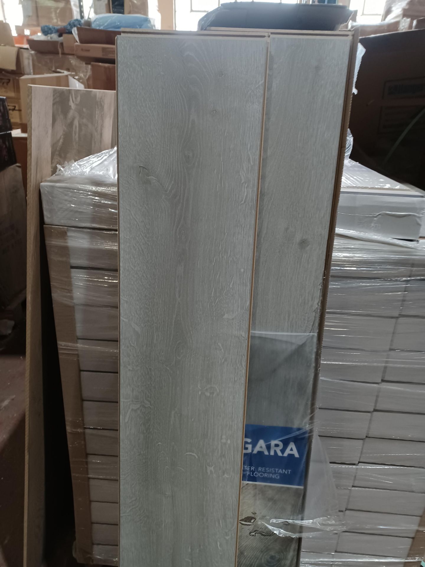 PALLET TO CONTAIN 52 x NEW SEALED PACKS OF NIAGRA MONTANA GREY OAK EFFECT PREMIUM WATER RESISTANT - Image 3 of 4