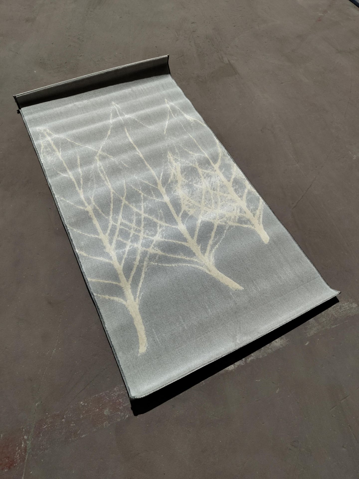 BRAND NEW Glastbury Romantic Leaves Grey Rug Rectangle 80 x 150cm R9B