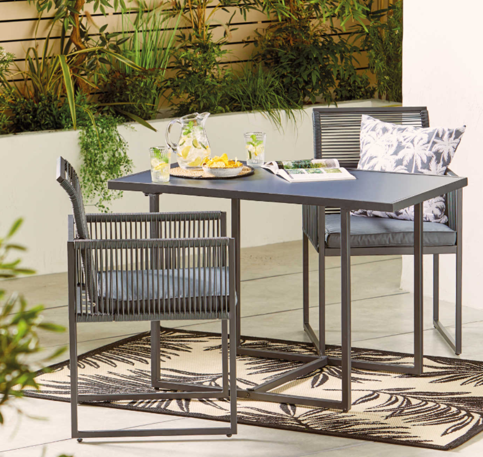 Luxury Rope Effect Bistro Set. Enjoy those lazy days in the garden with this comfortable and stylish
