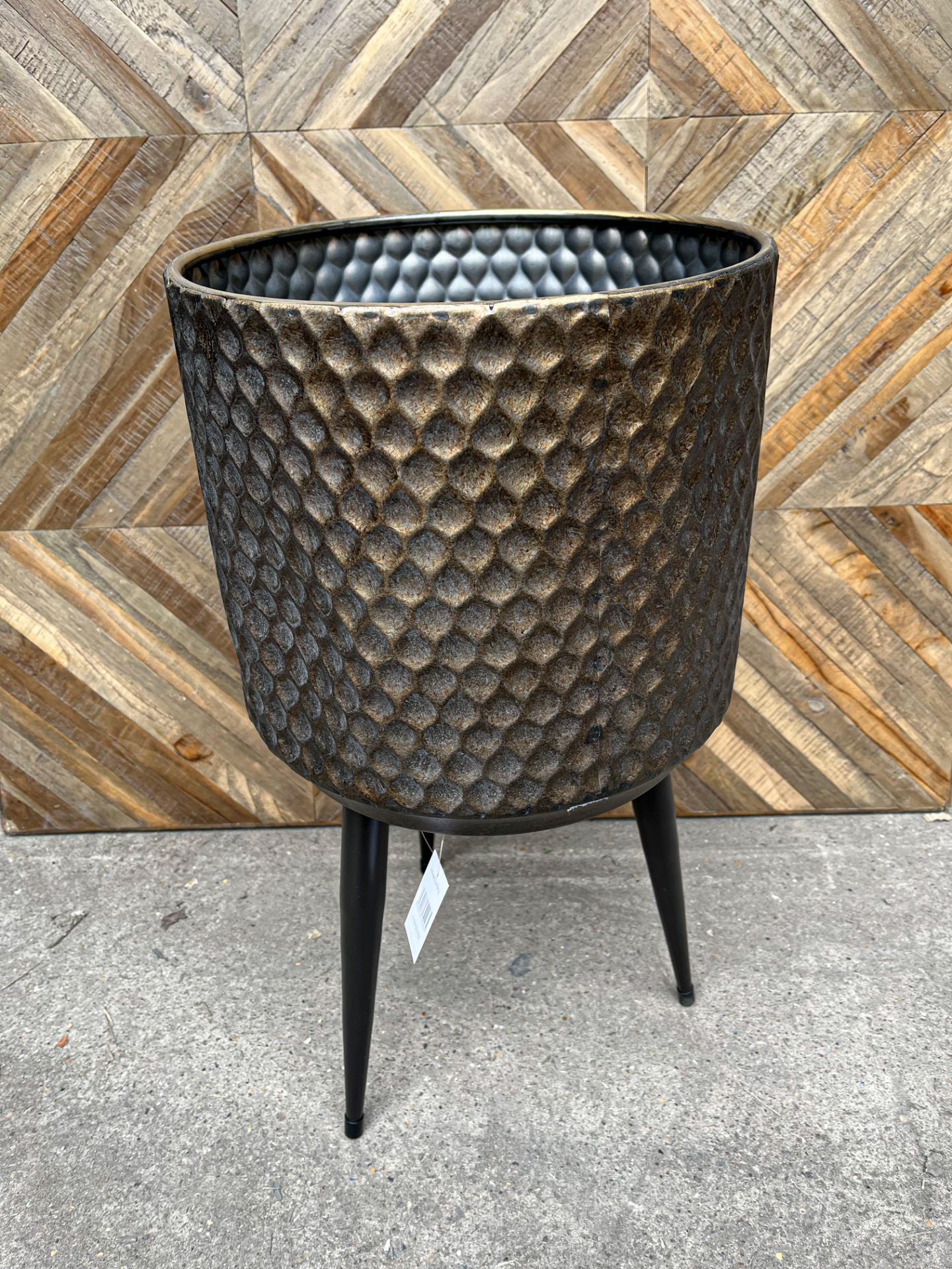 3 X BRAND NEW GISELA GRAHAM BRONZE DIMPLE METAL POT COVERS WITH LEGS LARGE 31 X 55 X 31CM RRP £69